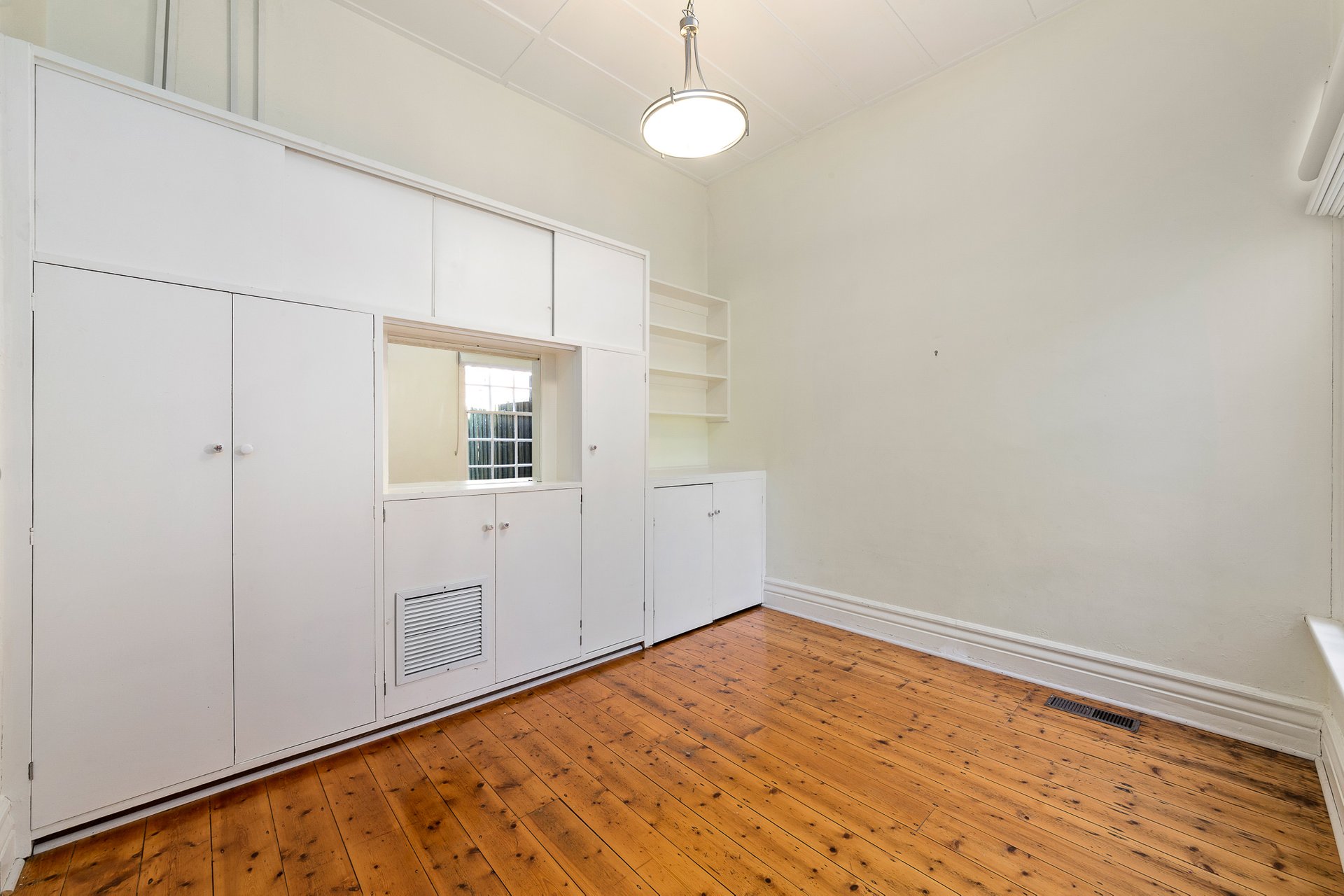 Property Gallery Thumbnail 5