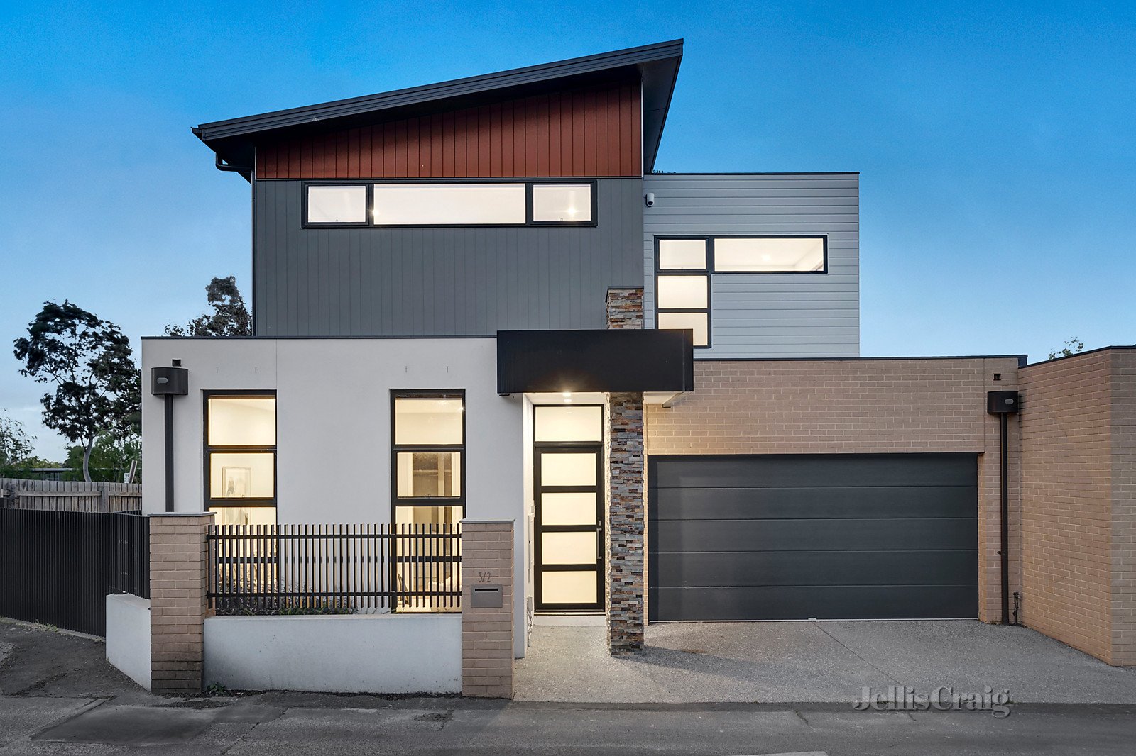 3/2 Y Street, Ashburton image 2