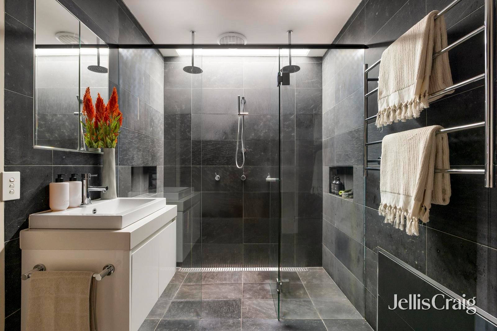 32 Young Street, Albert&nbsp;Park image 12