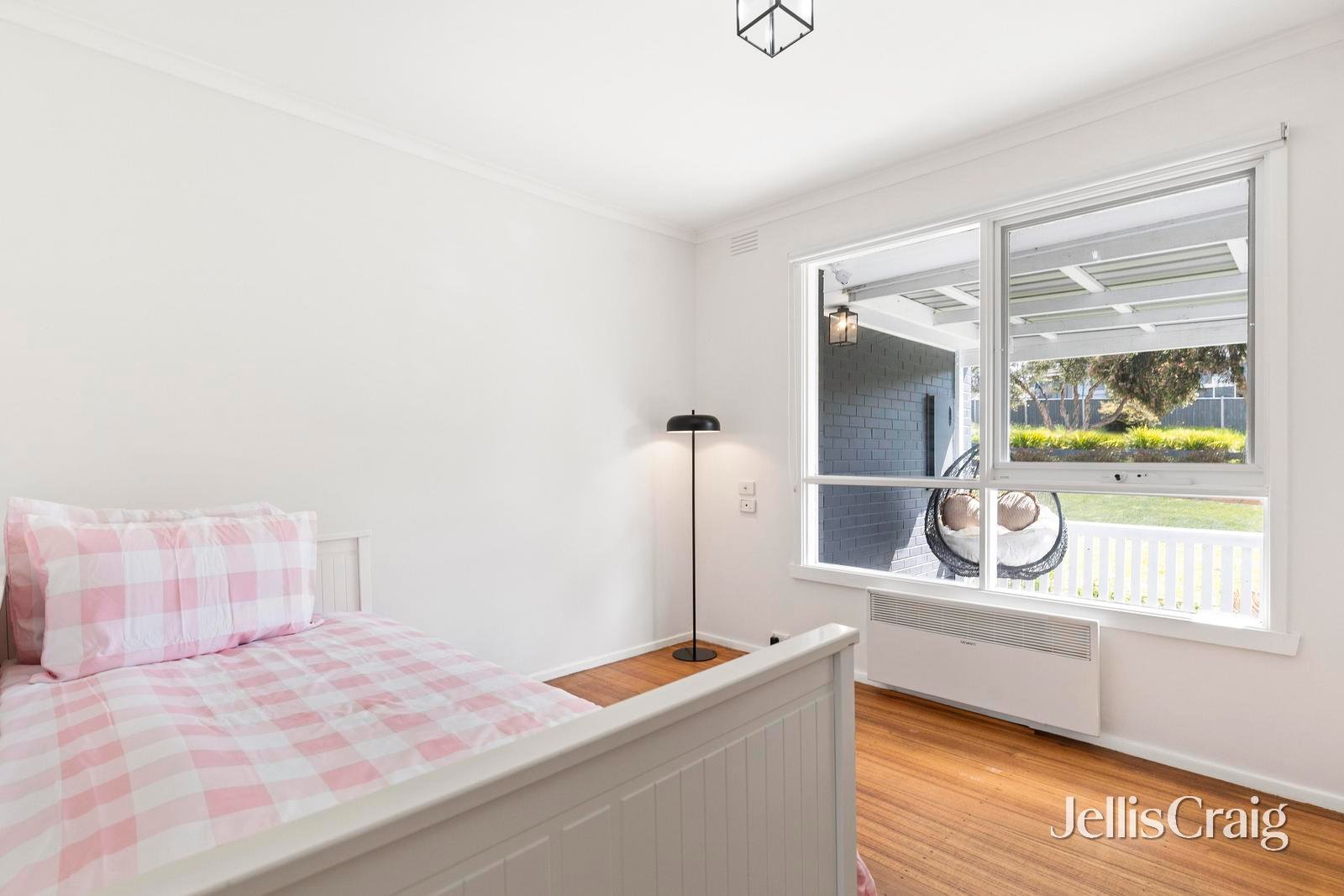 32 Zina Grove, Mooroolbark image 5