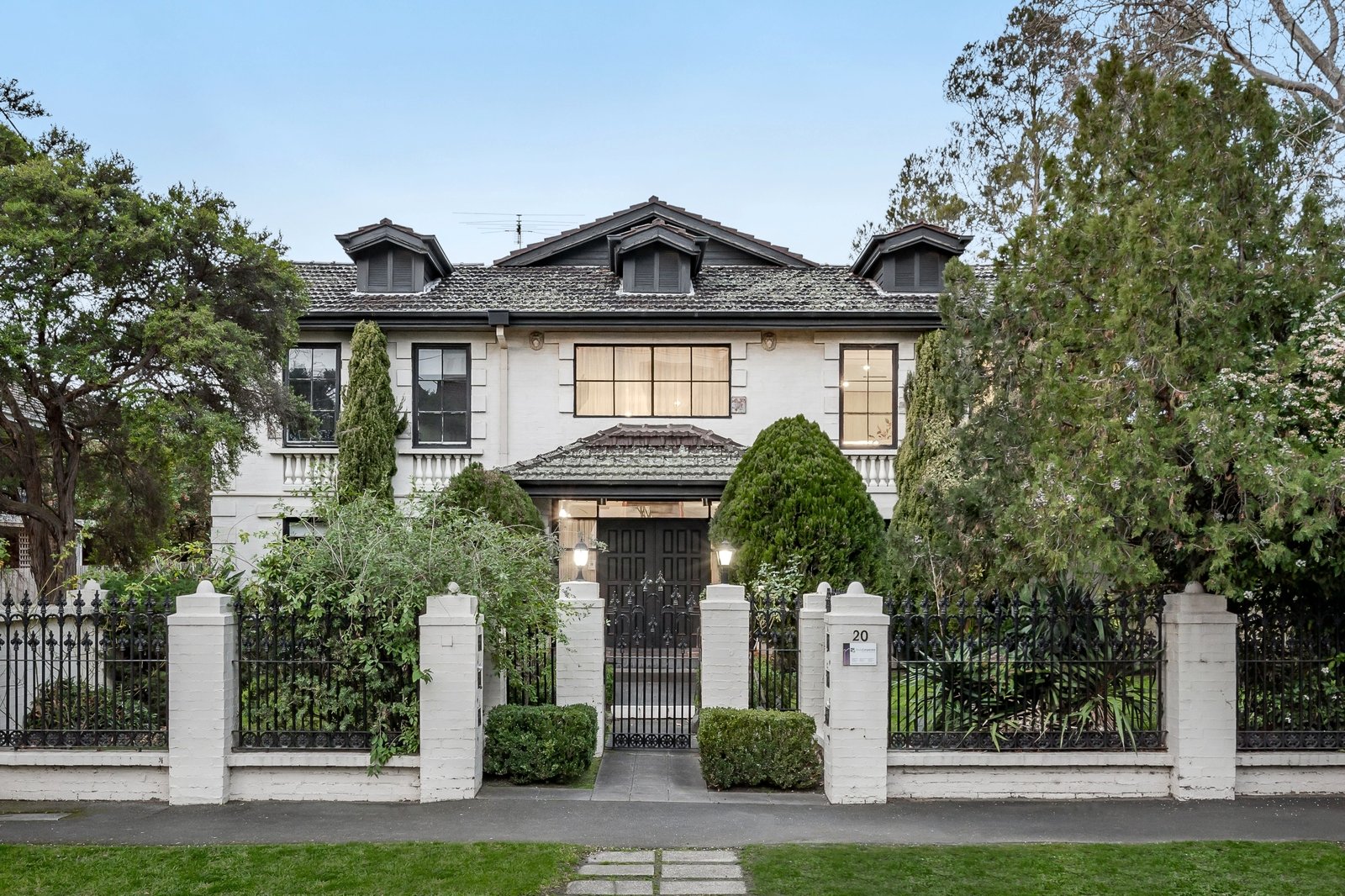 Property Gallery - Main Image