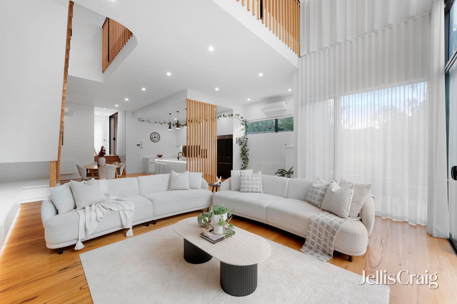 3/203 Canterbury Road, Blackburn image 2