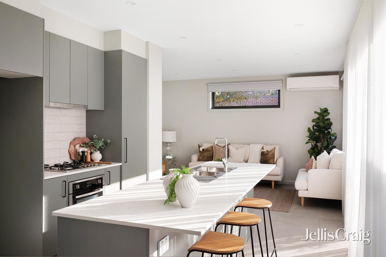 3/203 Nepean Street, Greensborough image 6