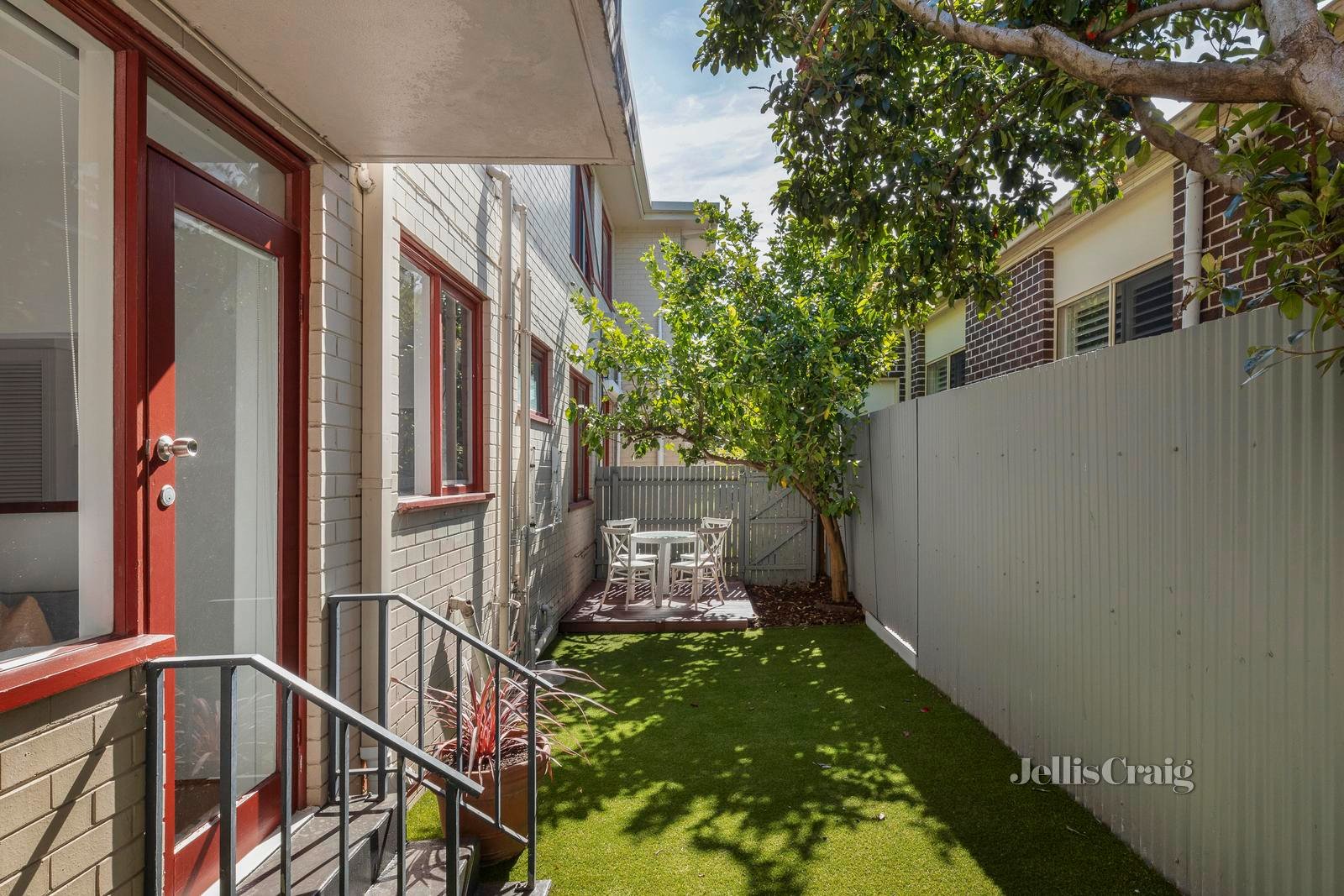 3/205 Station Street, Fairfield image 4