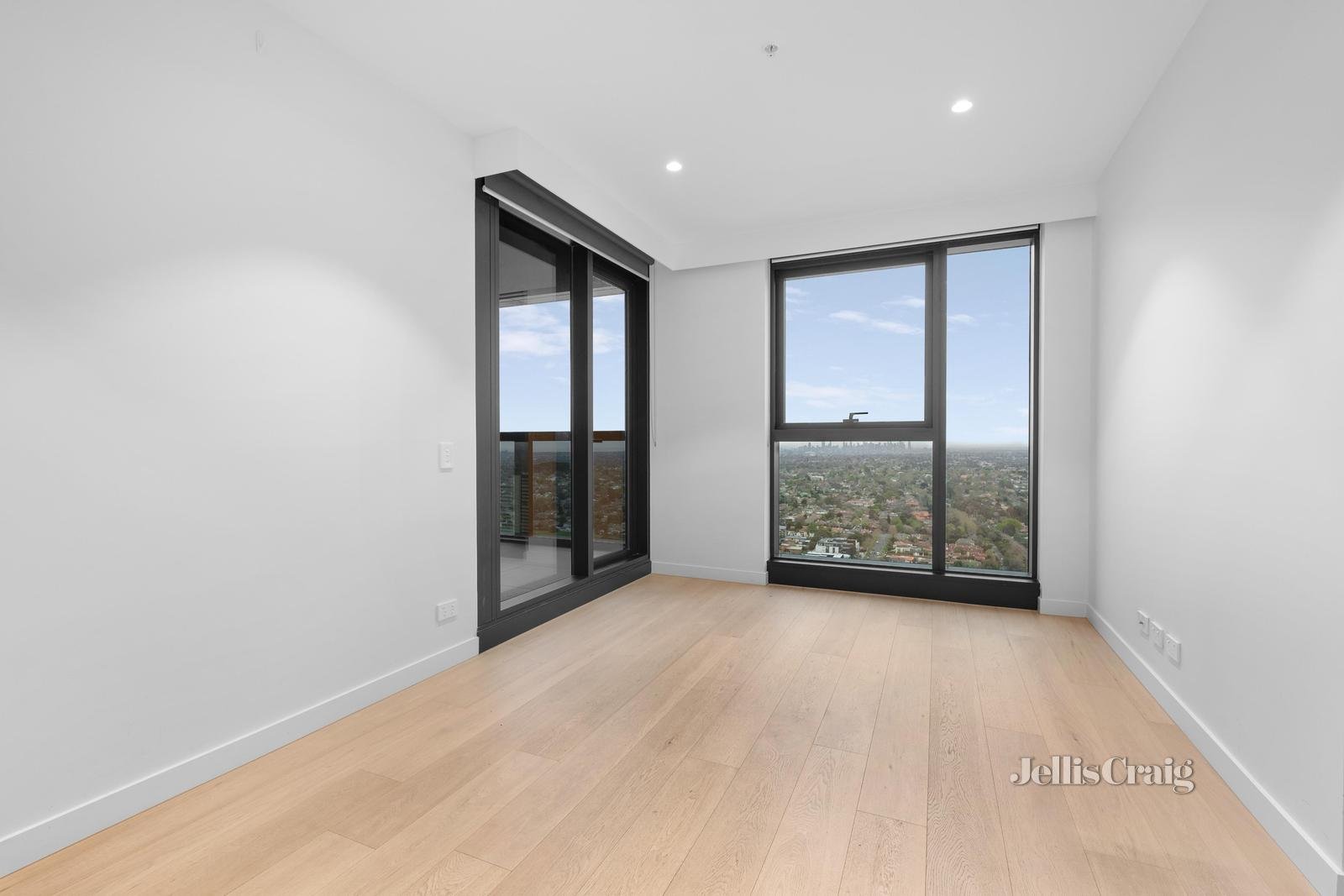 3205/545 Station Street, Box Hill image 4