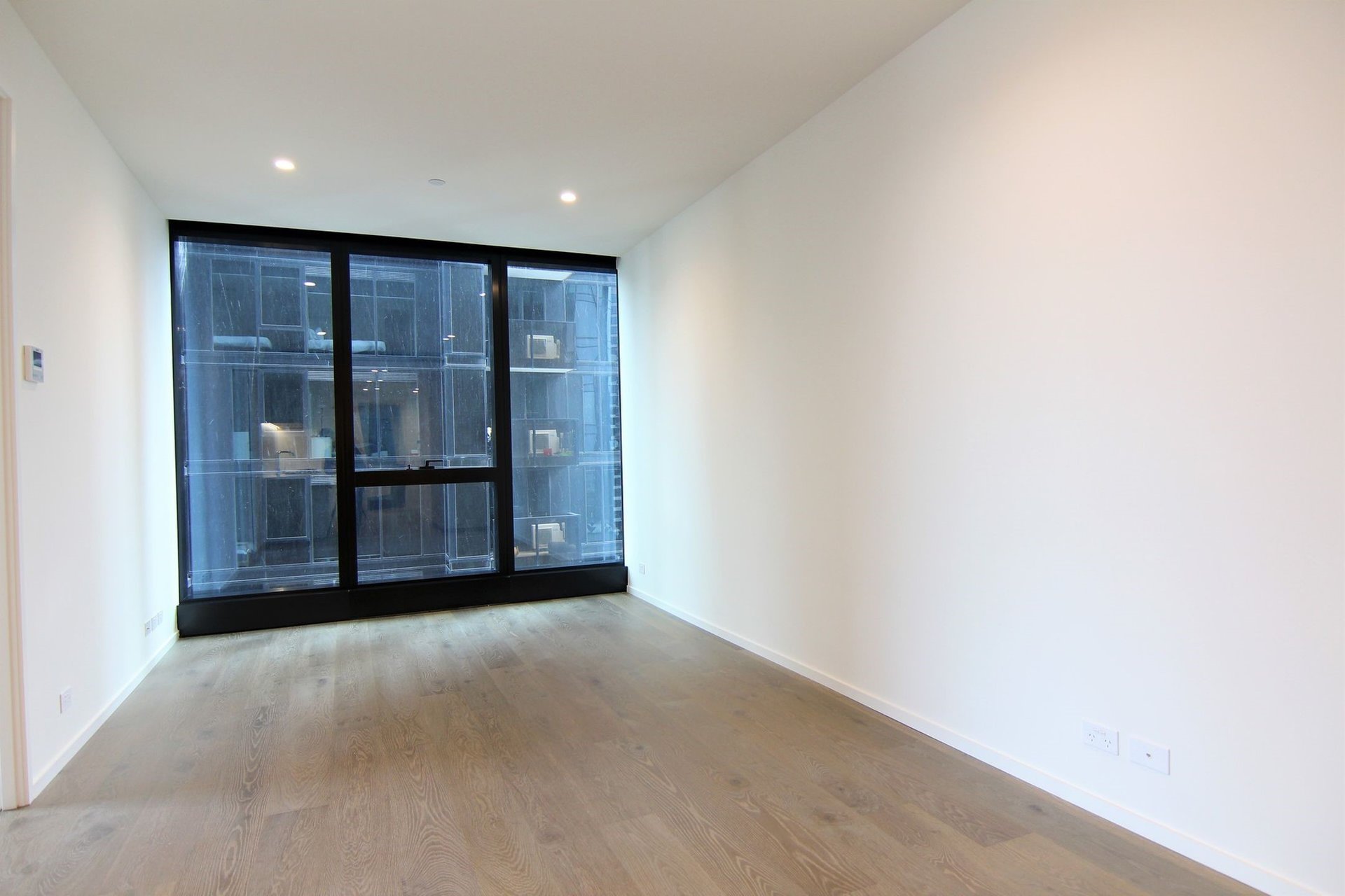 Property Gallery Thumbnail 3