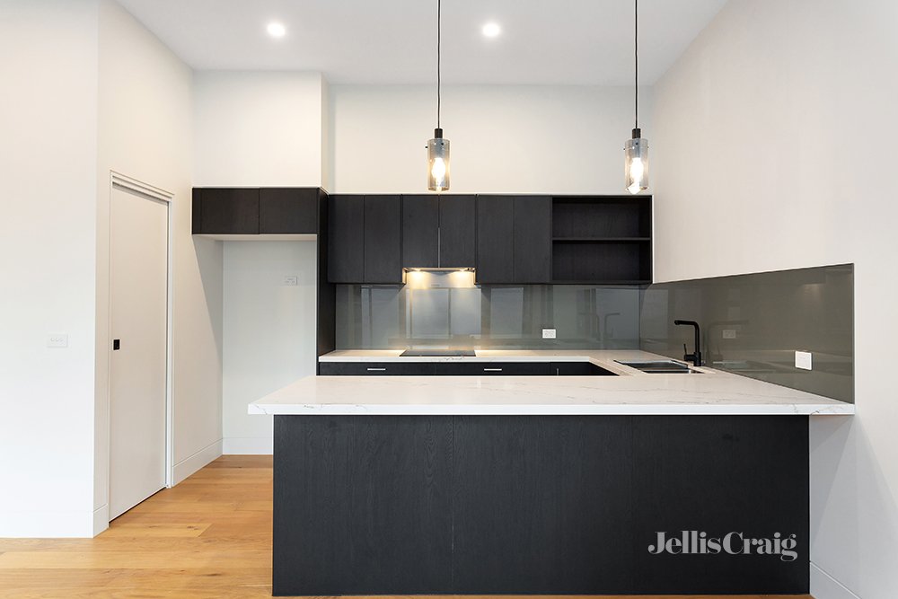 3/207 Rattray Road, Montmorency image 2