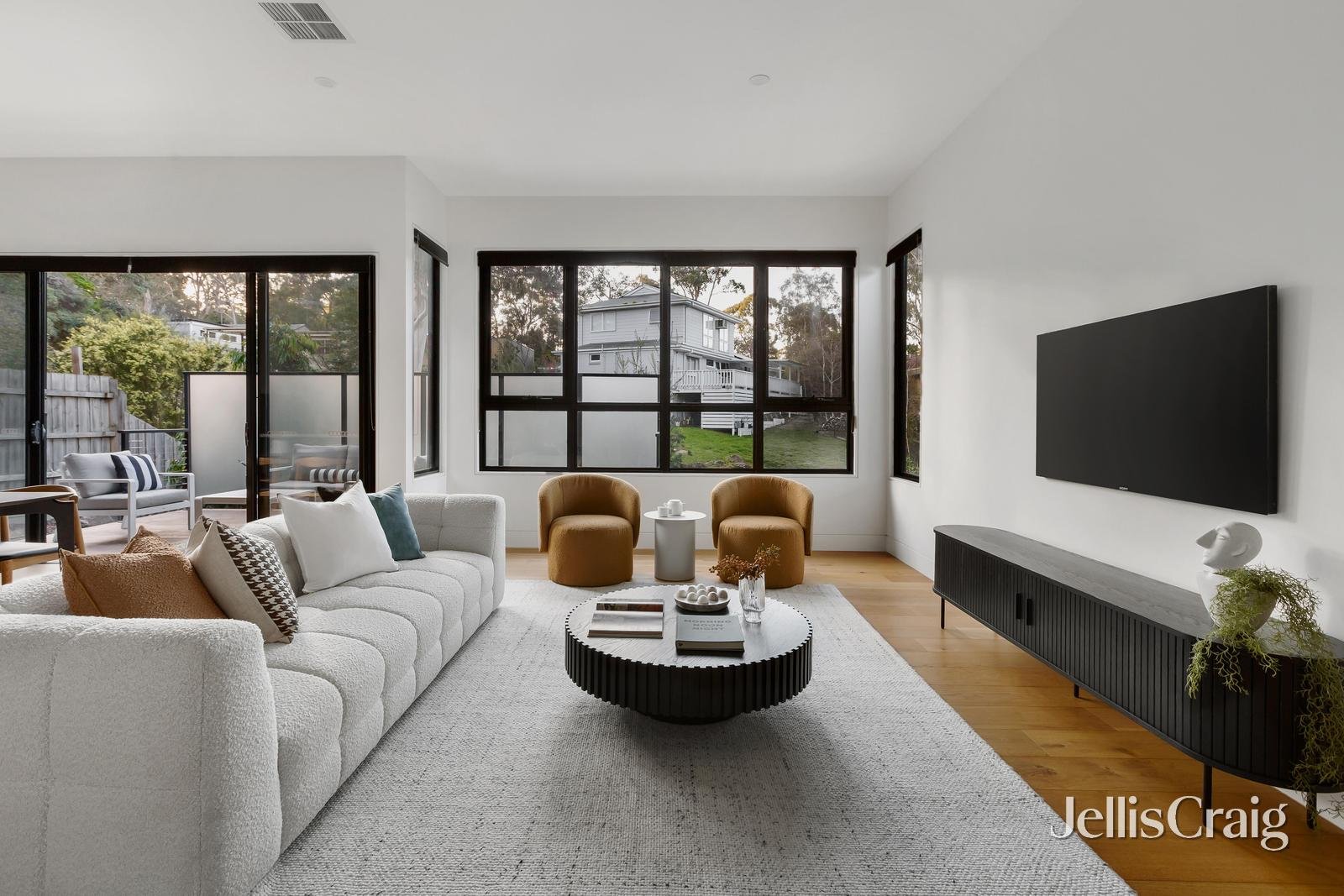 3/207 Rattray Road, Montmorency image 2