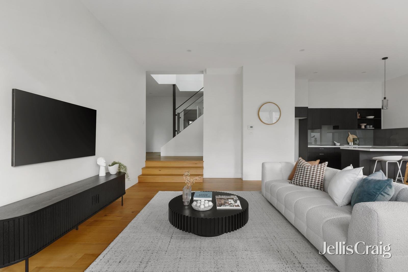 3/207 Rattray Road, Montmorency image 4