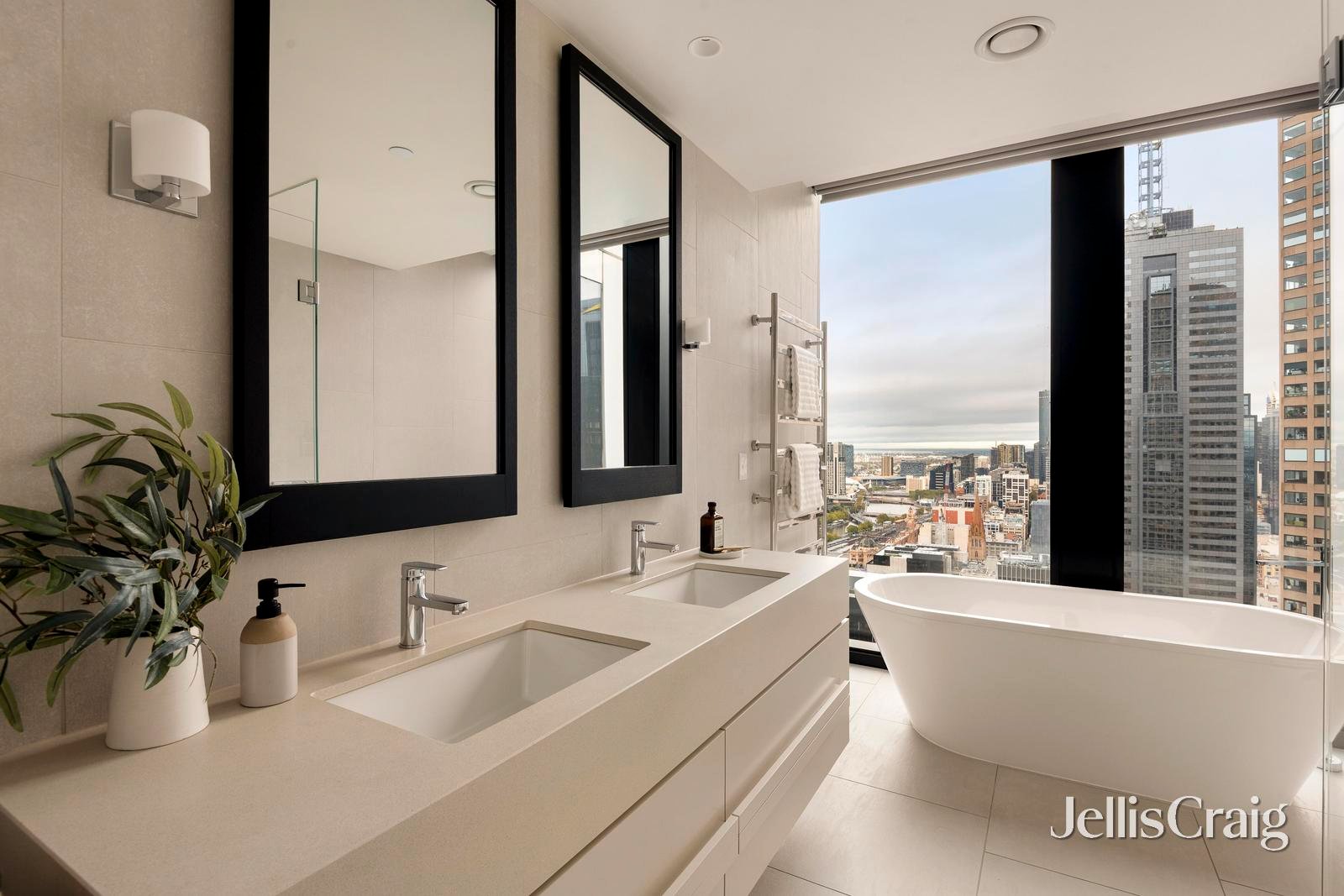 3207/35 Spring Street, Melbourne image 9