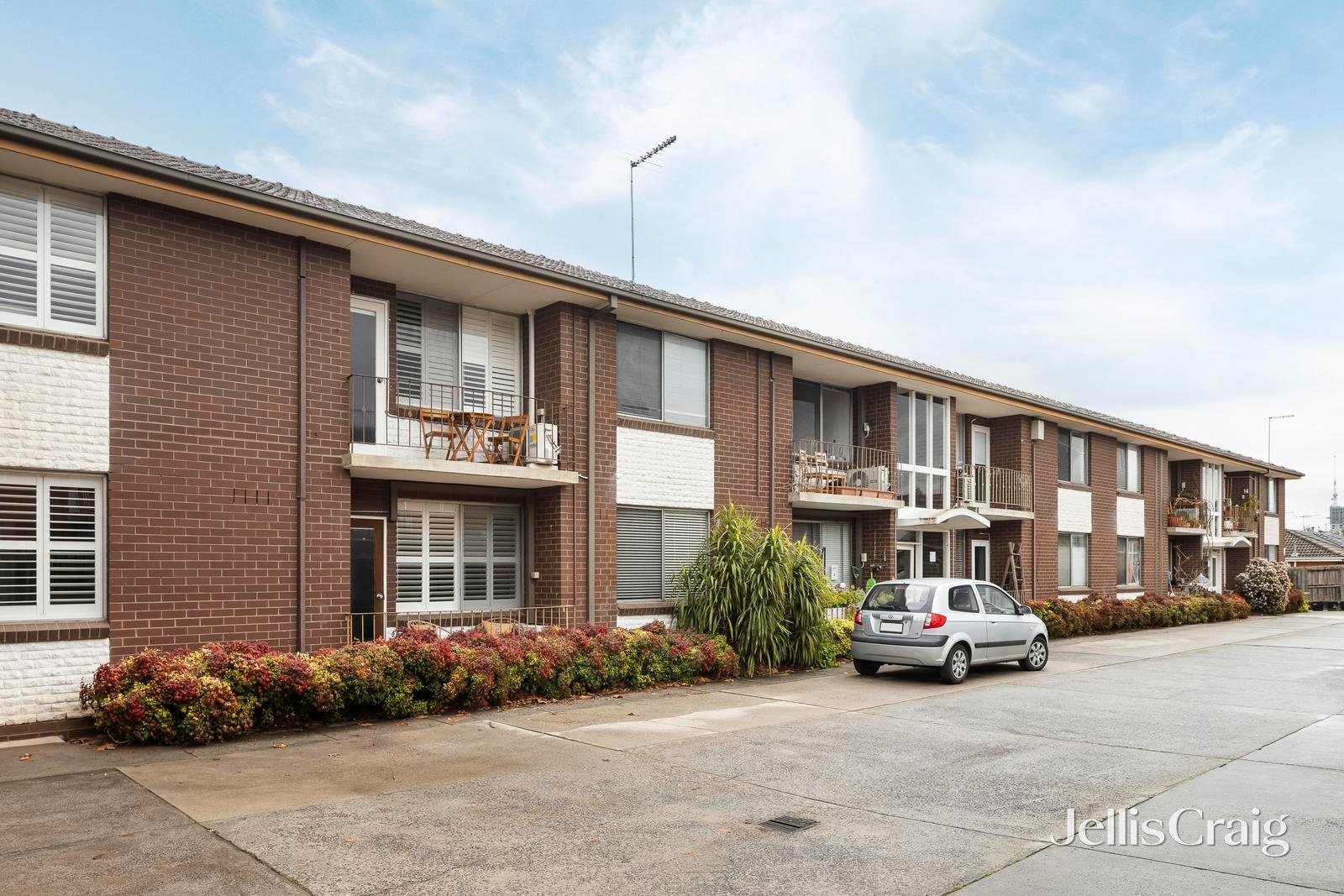3/21-23 Martin Street, Thornbury image 2