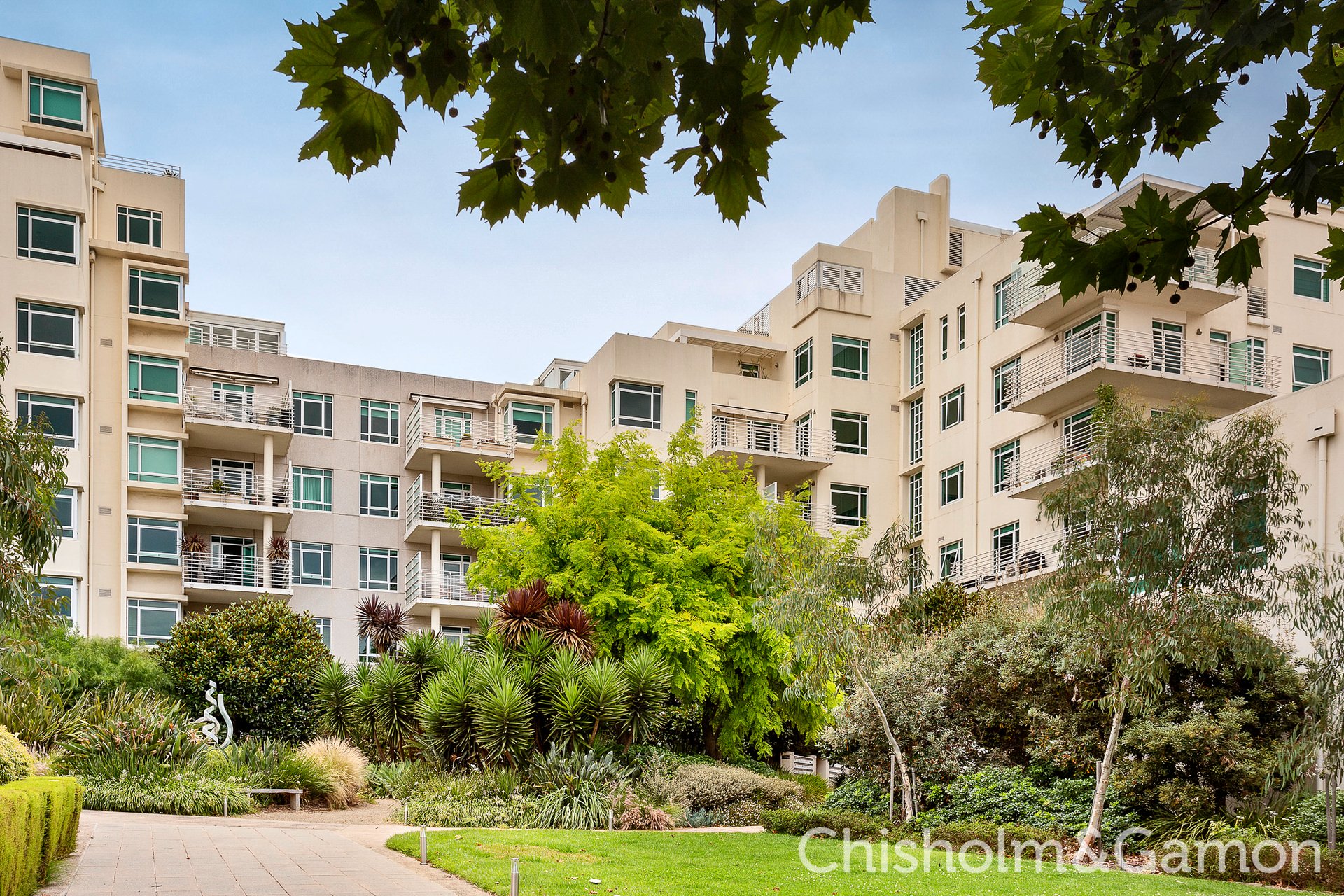 32/1 Graham Street, Port Melbourne image 2