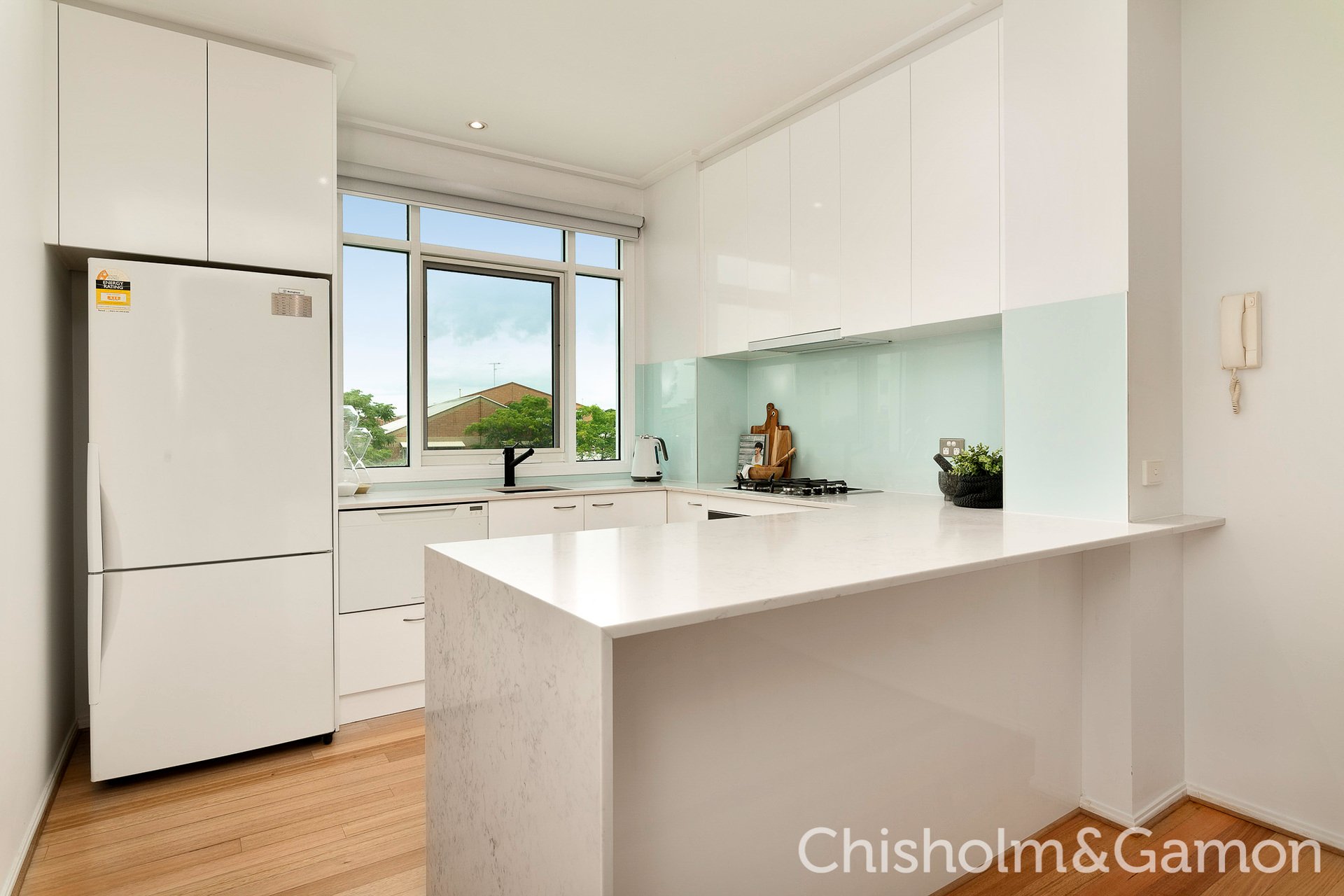32/1 Graham Street, Port Melbourne image 3