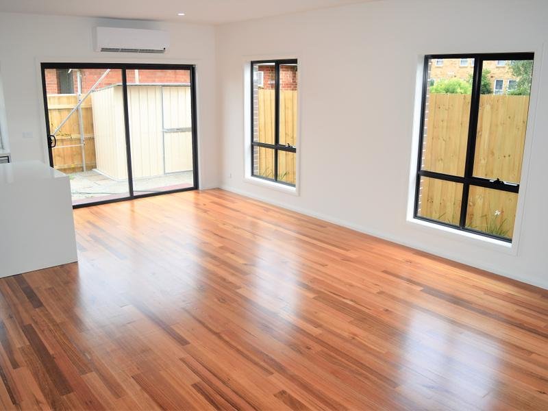 3/21 Law Street, Heidelberg Heights image 5
