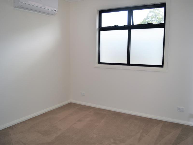 3/21 Law Street, Heidelberg Heights image 8