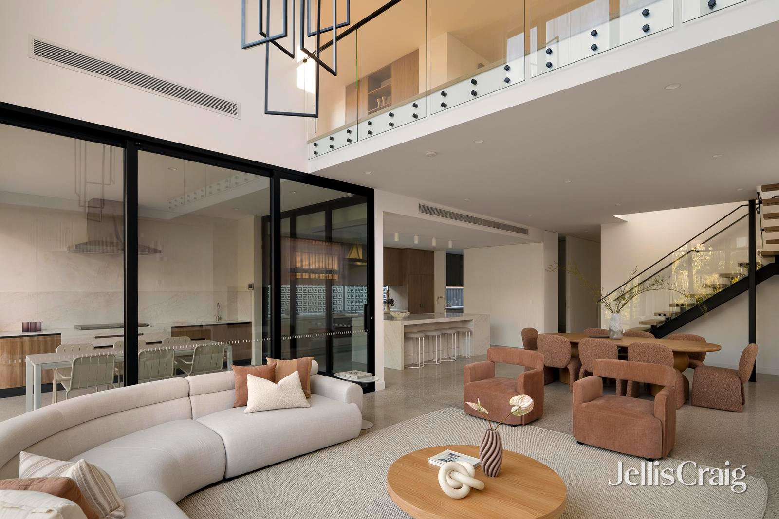 321 Raleigh Street, Thornbury image 5