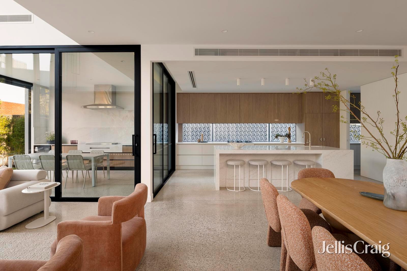 321 Raleigh Street, Thornbury image 7