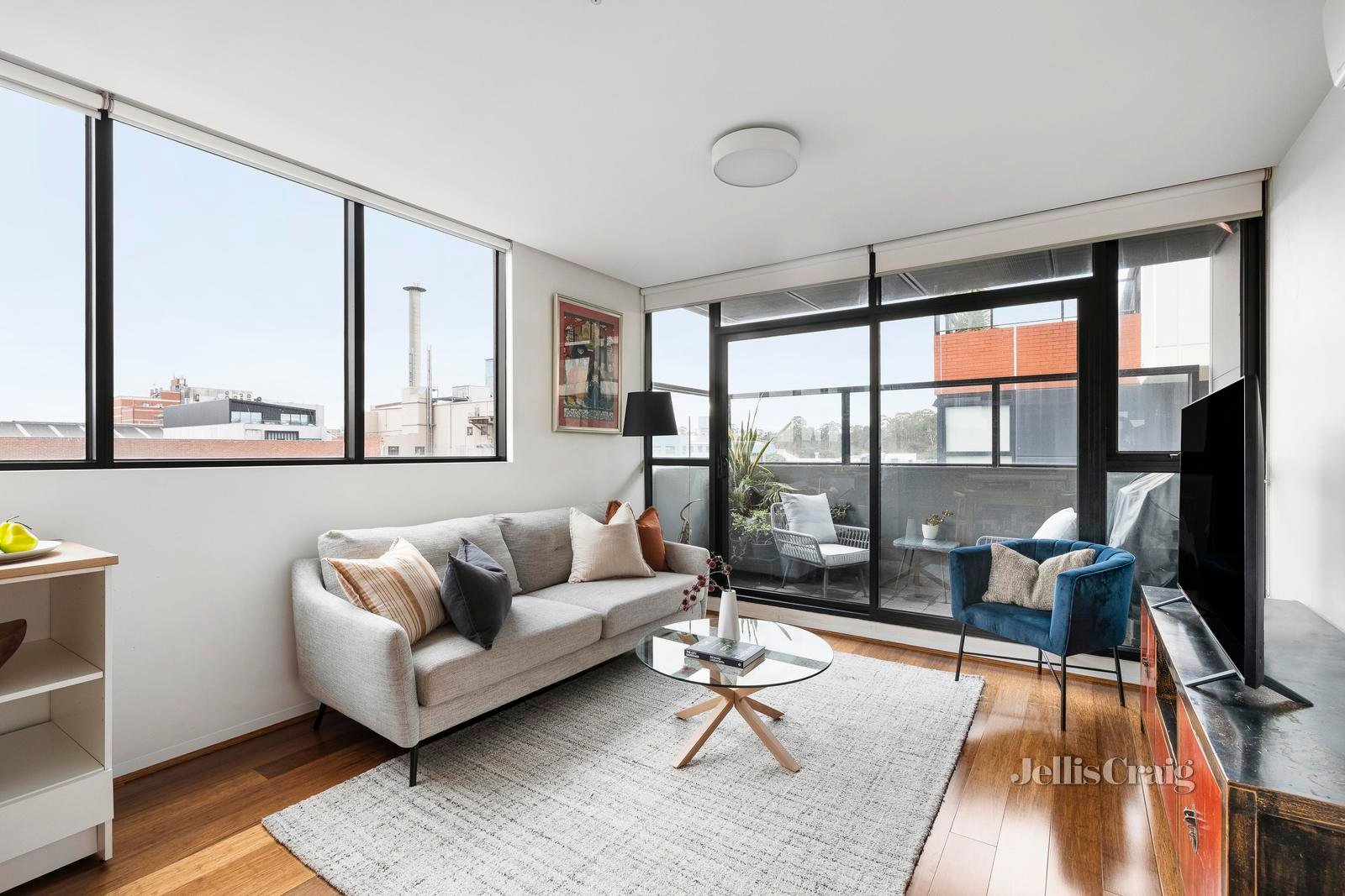 321/11 Flockhart Street, Abbotsford image 1