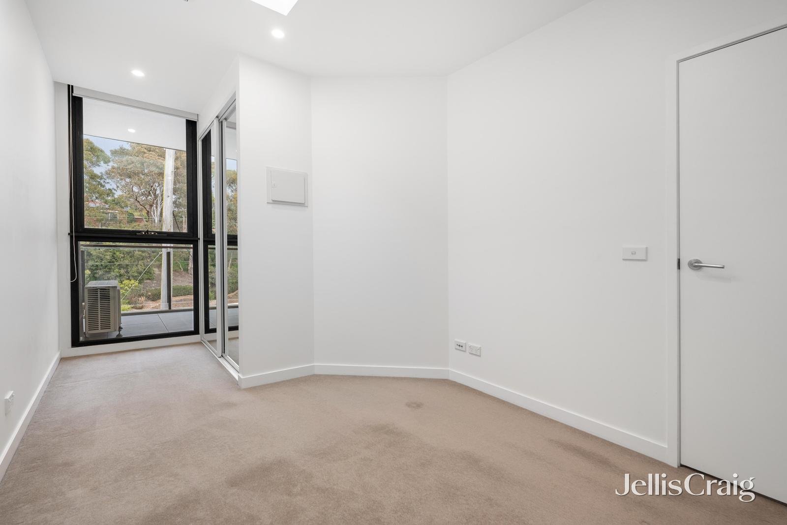 321/251 Canterbury Road, Forest Hill image 4