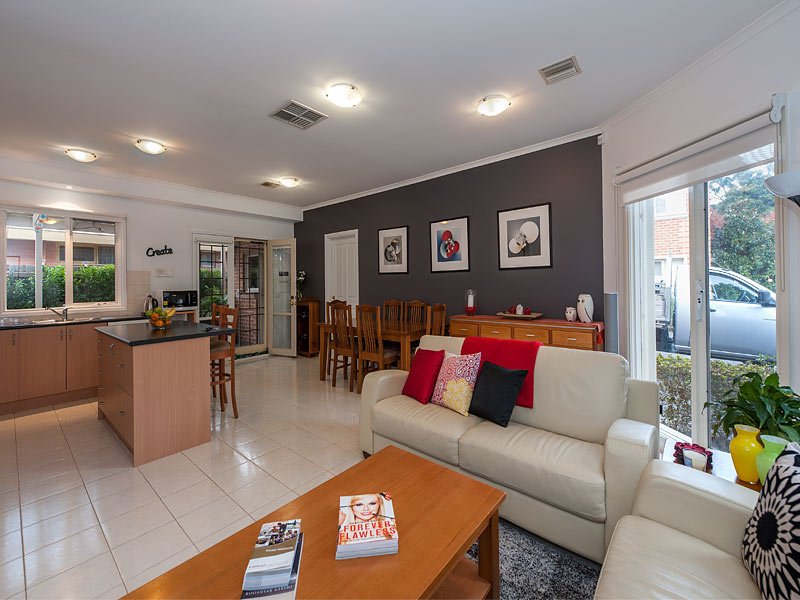 3/213 Blackburn Road, Blackburn South image 2