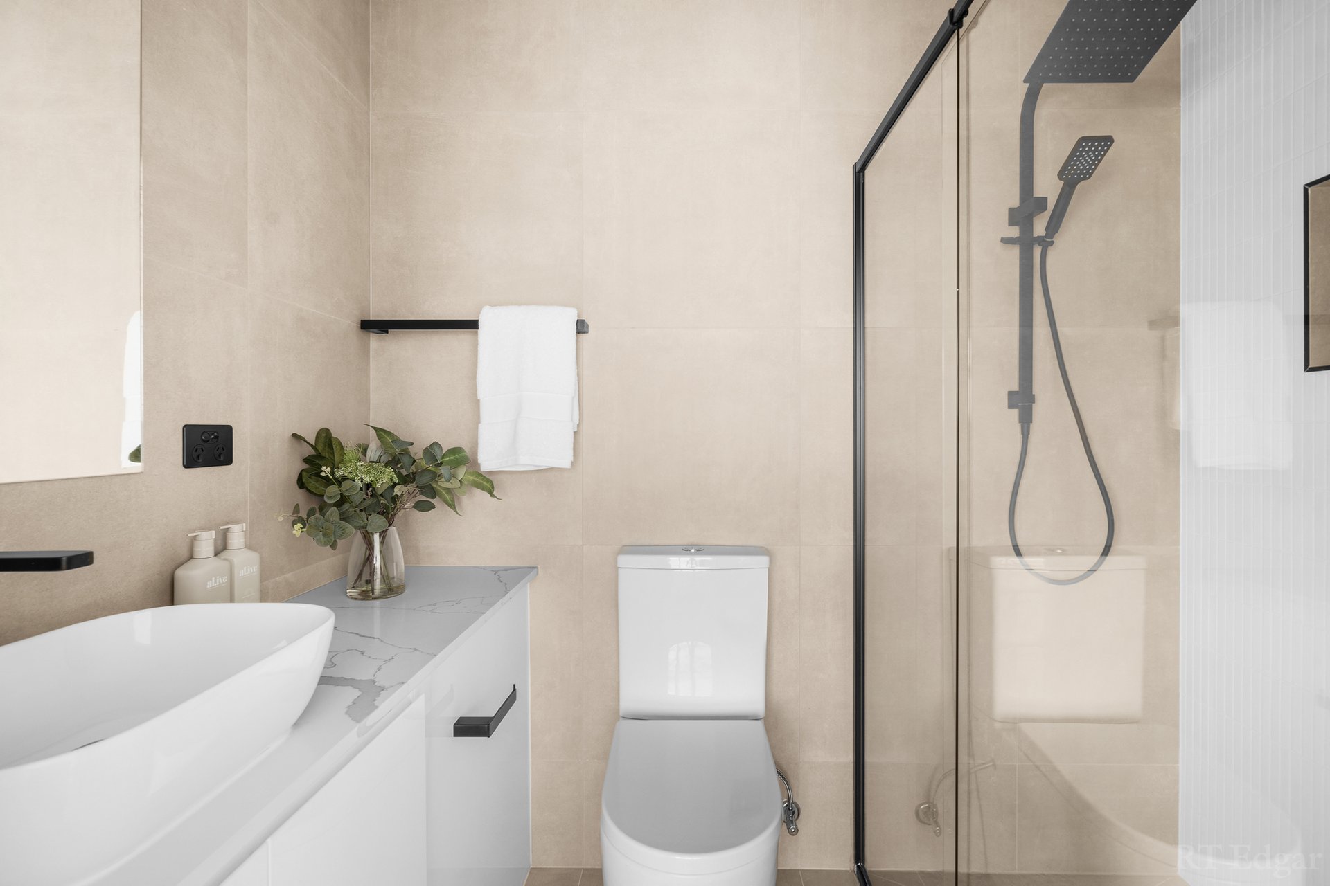 Property Gallery Thumbnail 11