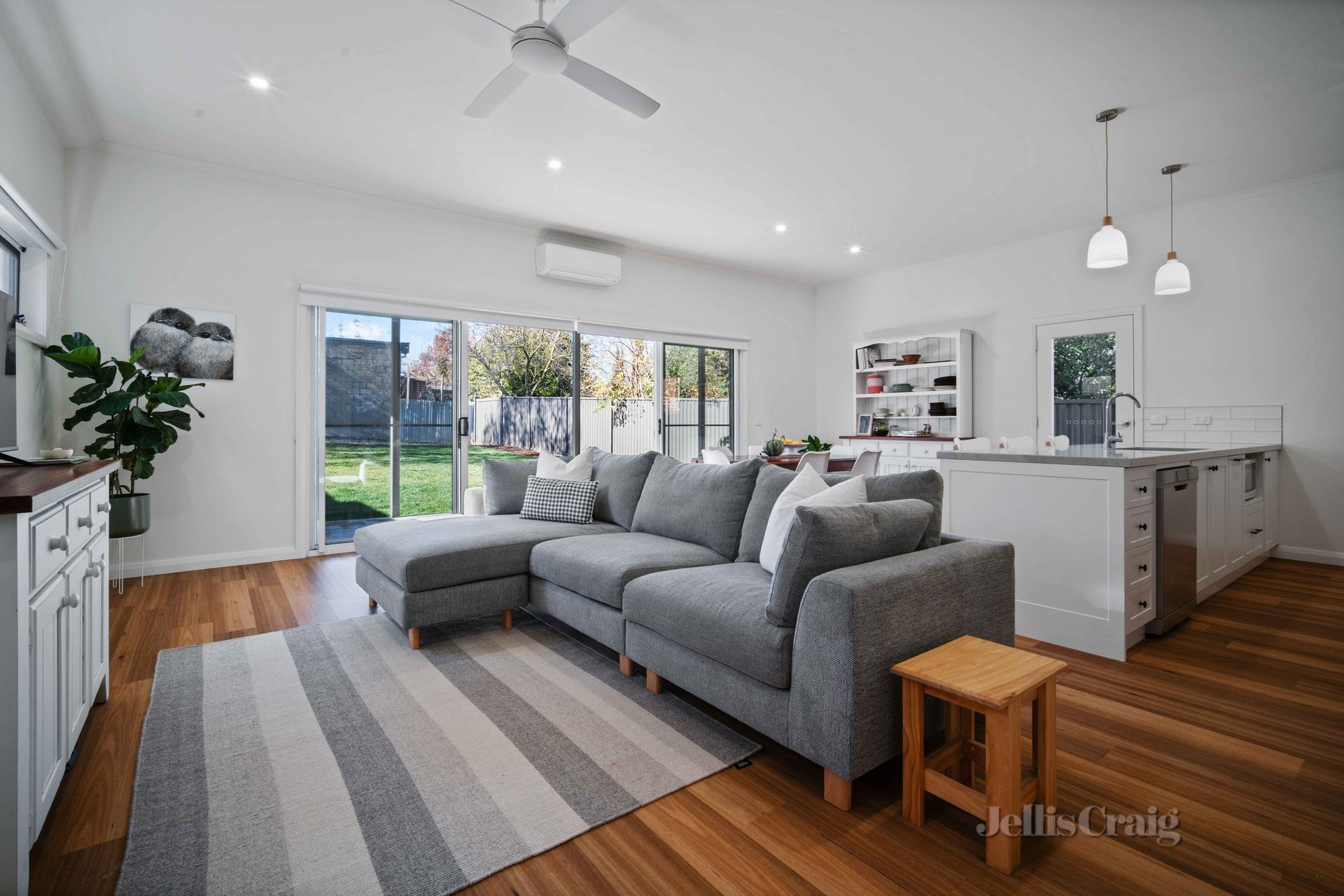 322 Lydiard Street North, Soldiers Hill image 3