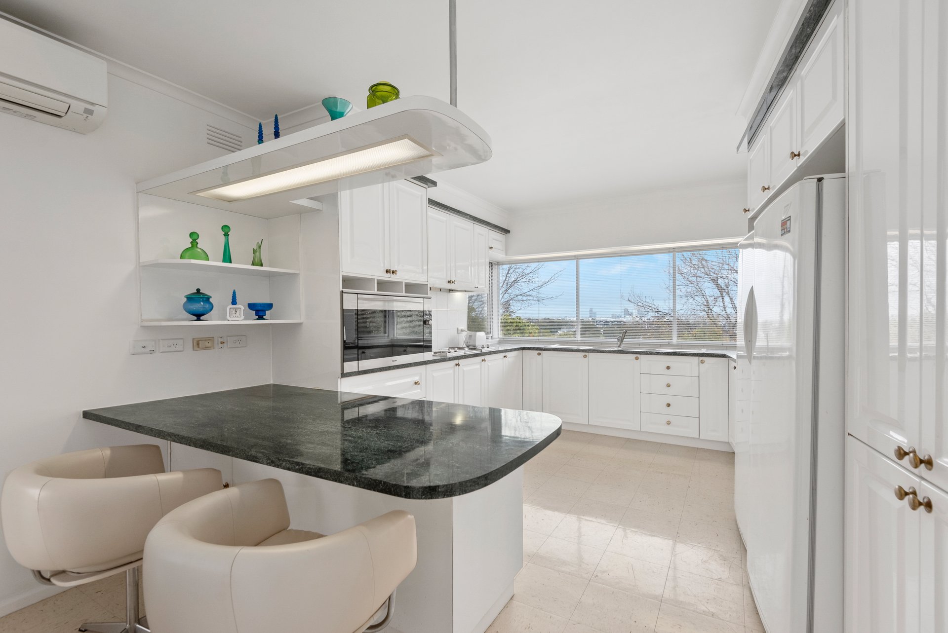 322 Manningham Road, Doncaster image 3