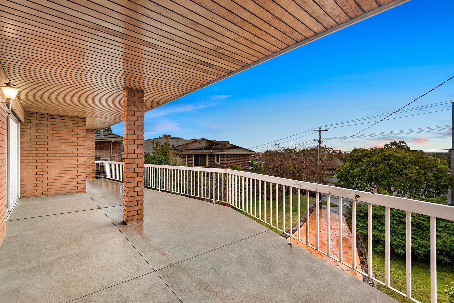 322 Manningham Road, Doncaster image 9