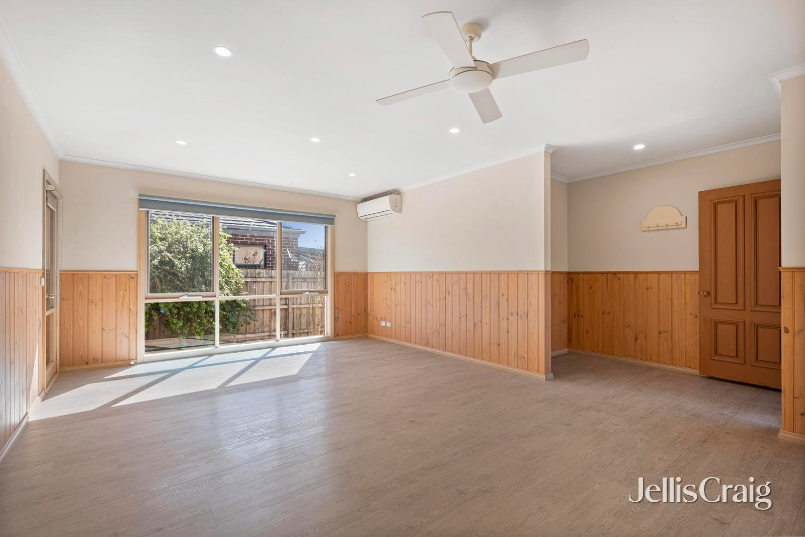 3/22 McComb Street, Lilydale image 2