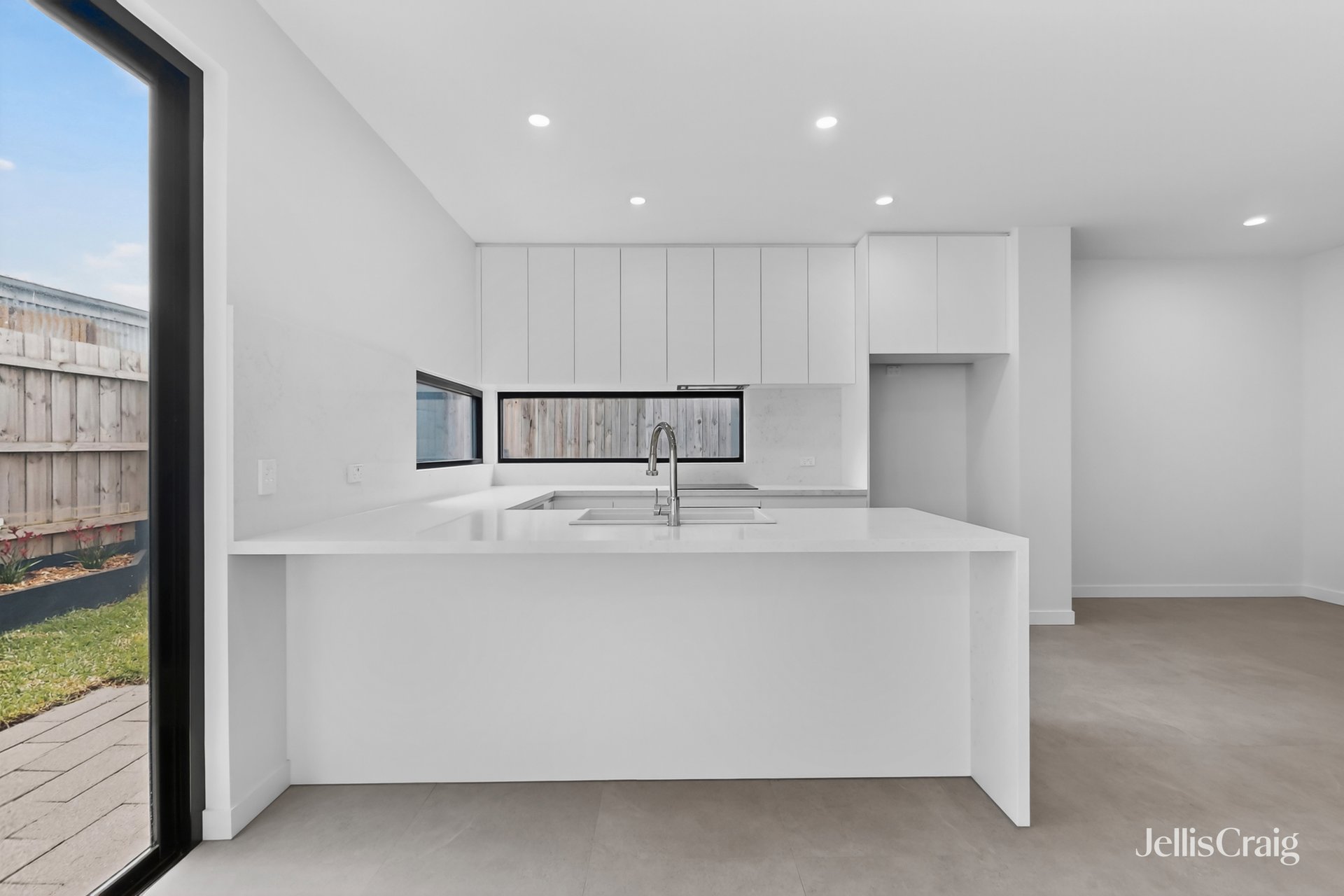 3/22 North Street, Ascot Vale image 2