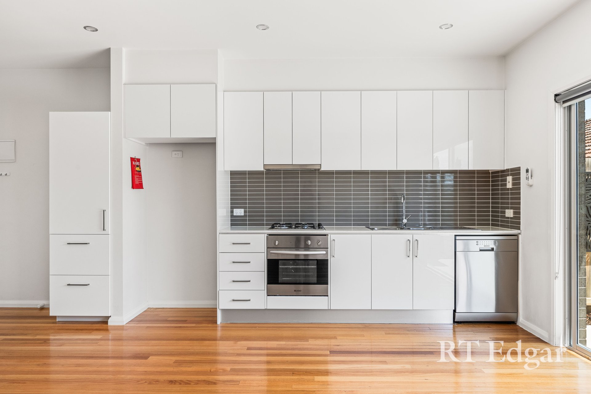 Property Gallery Thumbnail 3