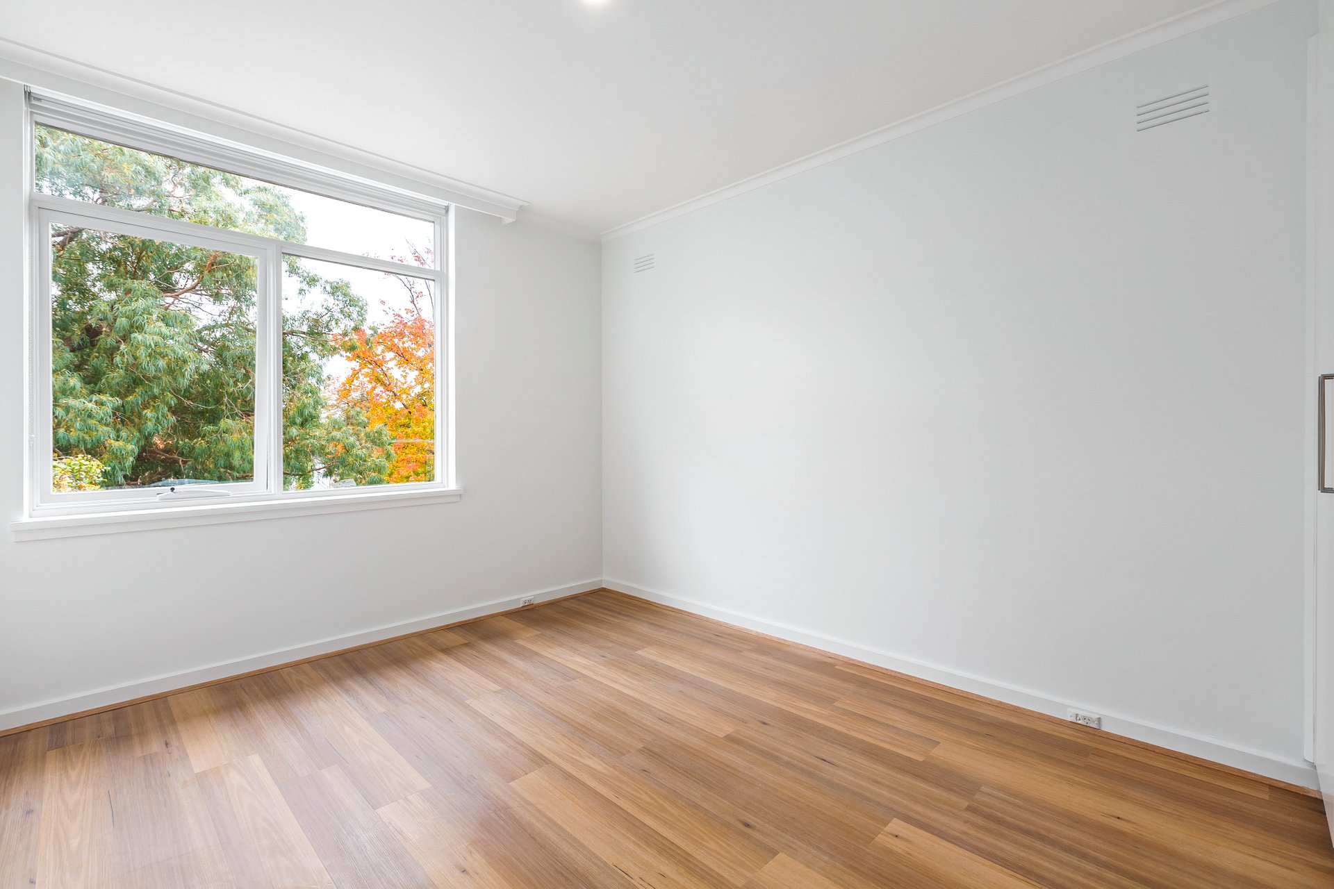 Property Gallery Thumbnail 7