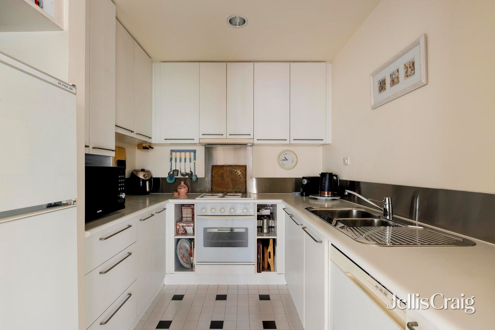 32/201 Wellington Parade South, East Melbourne image 5