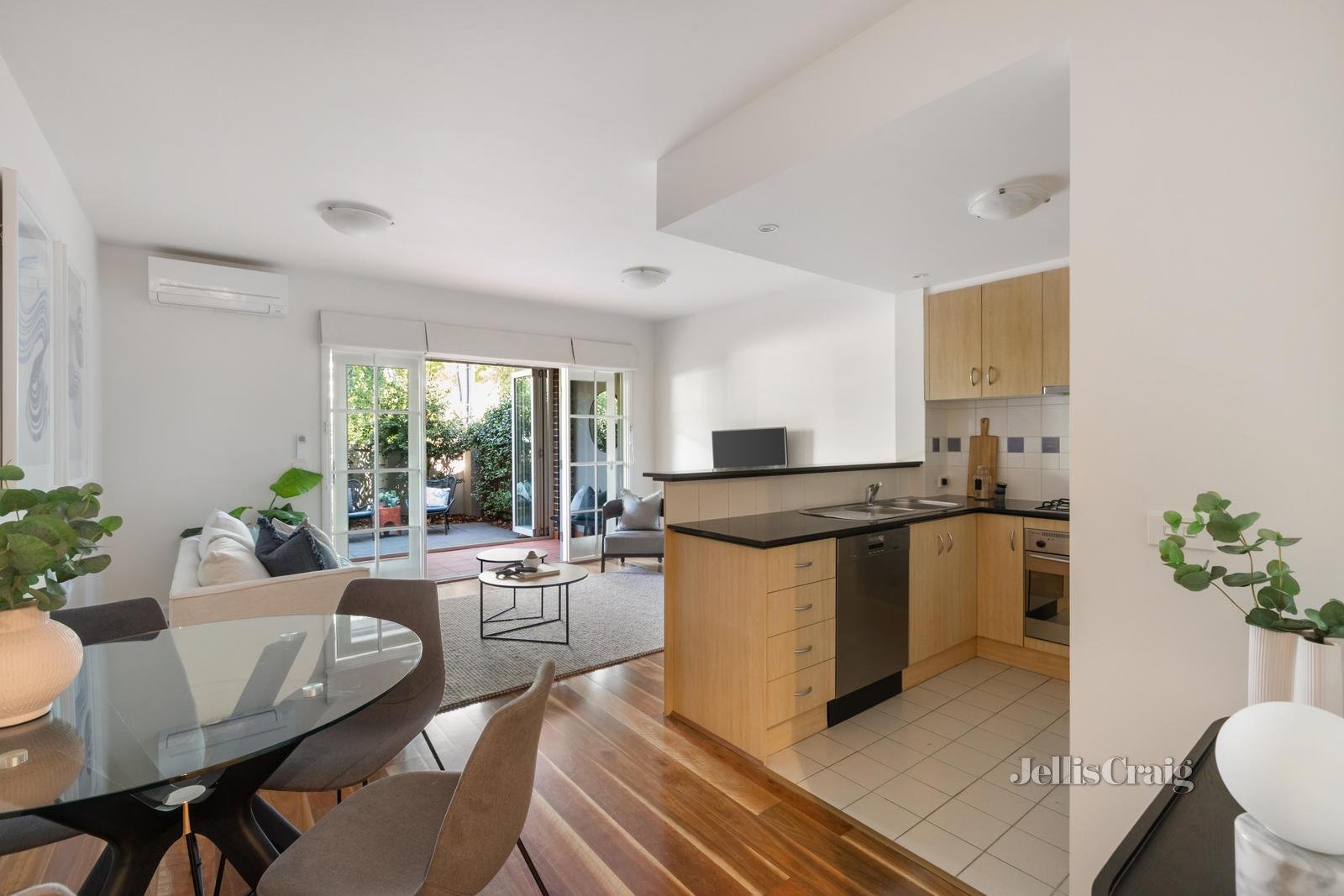 3/221 Dandenong Road, Prahran image 4