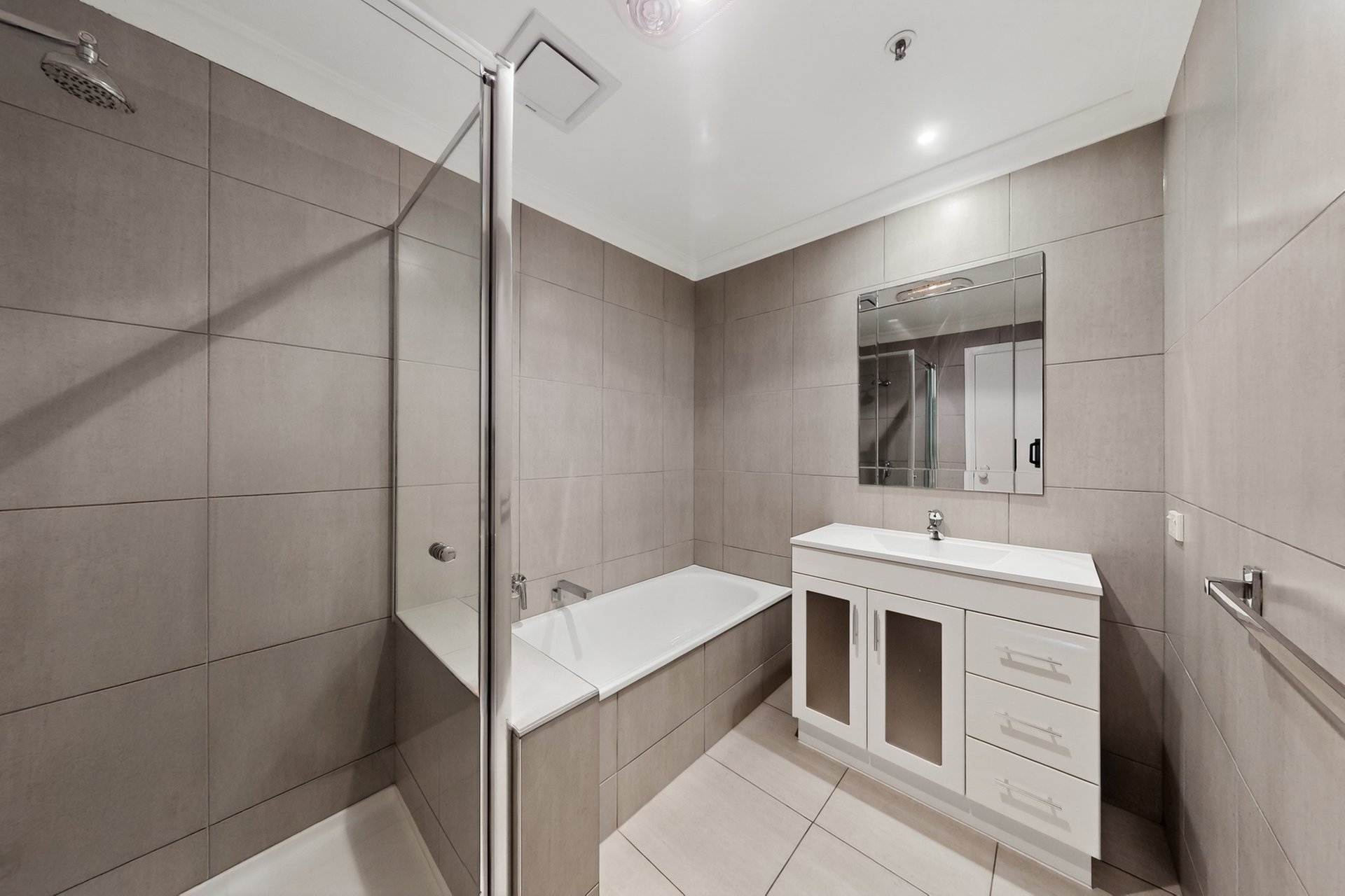 32/219-227 Auburn Road, Hawthorn image 9