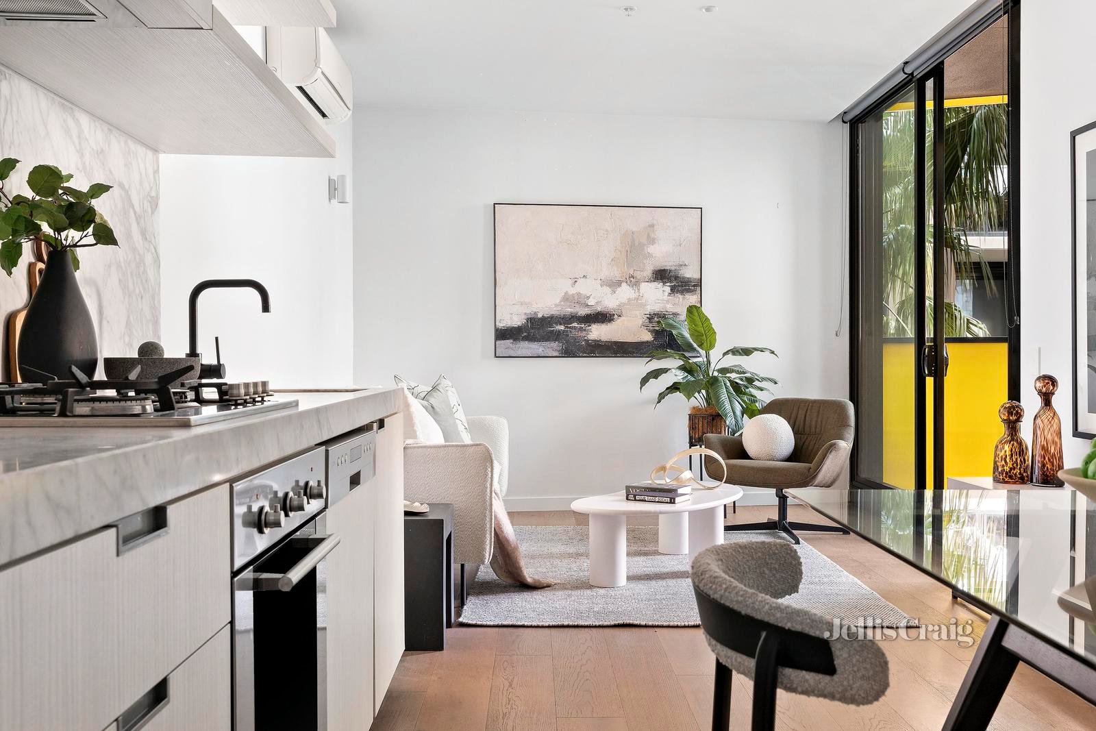 322/33 Blackwood Street, North Melbourne image 2