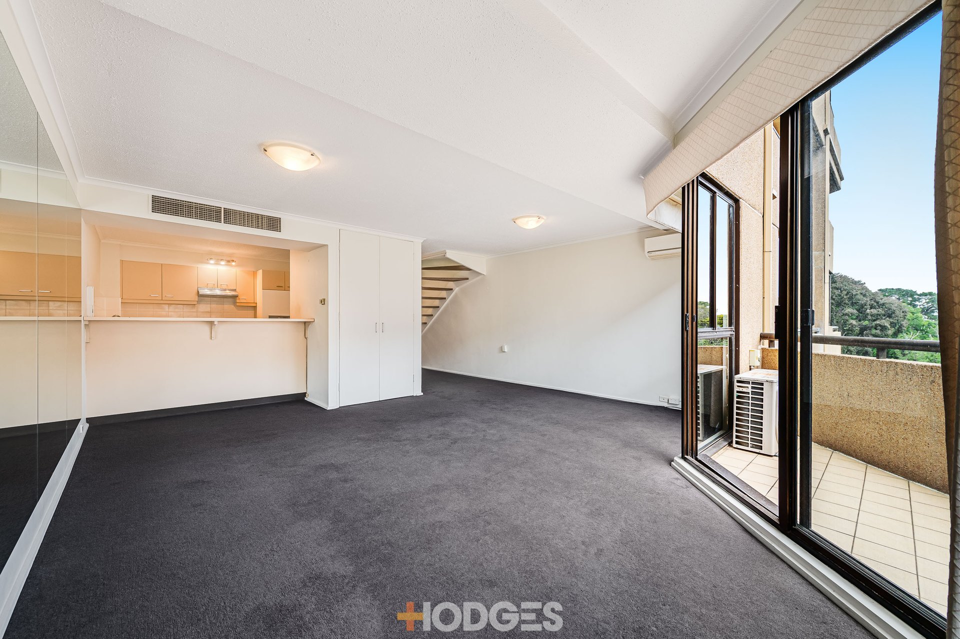 32 / 27 Queens Road Melbourne