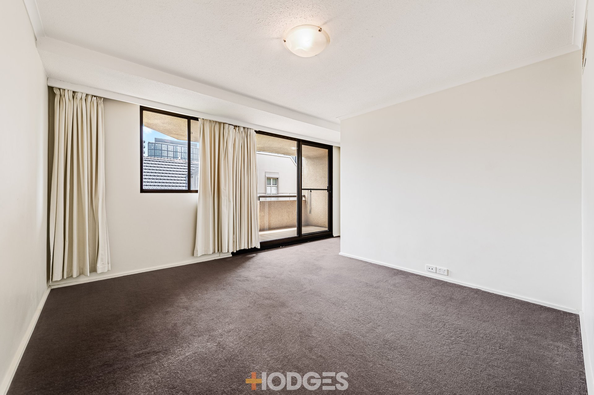 32 / 27 Queens Road Melbourne