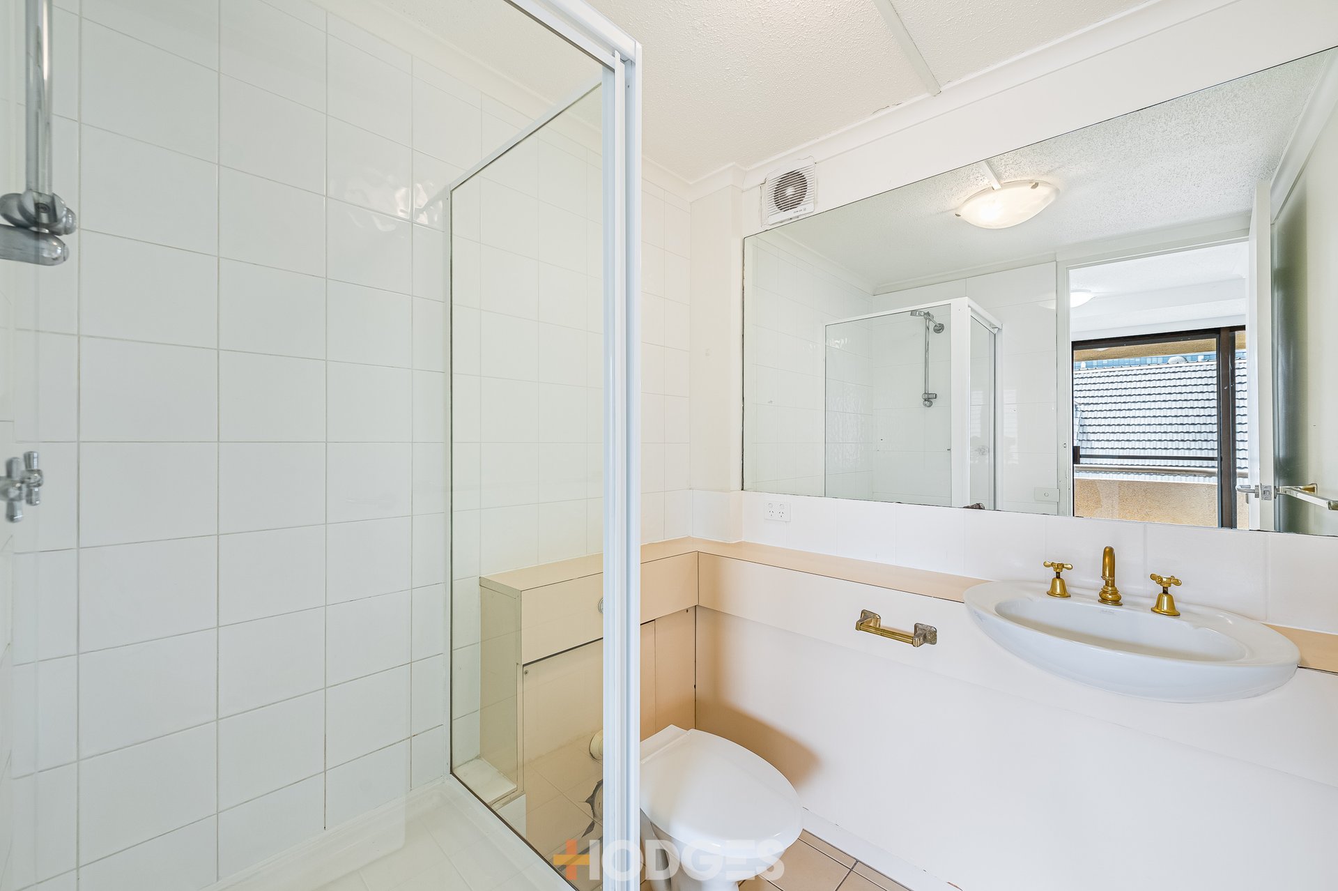 32 / 27 Queens Road Melbourne