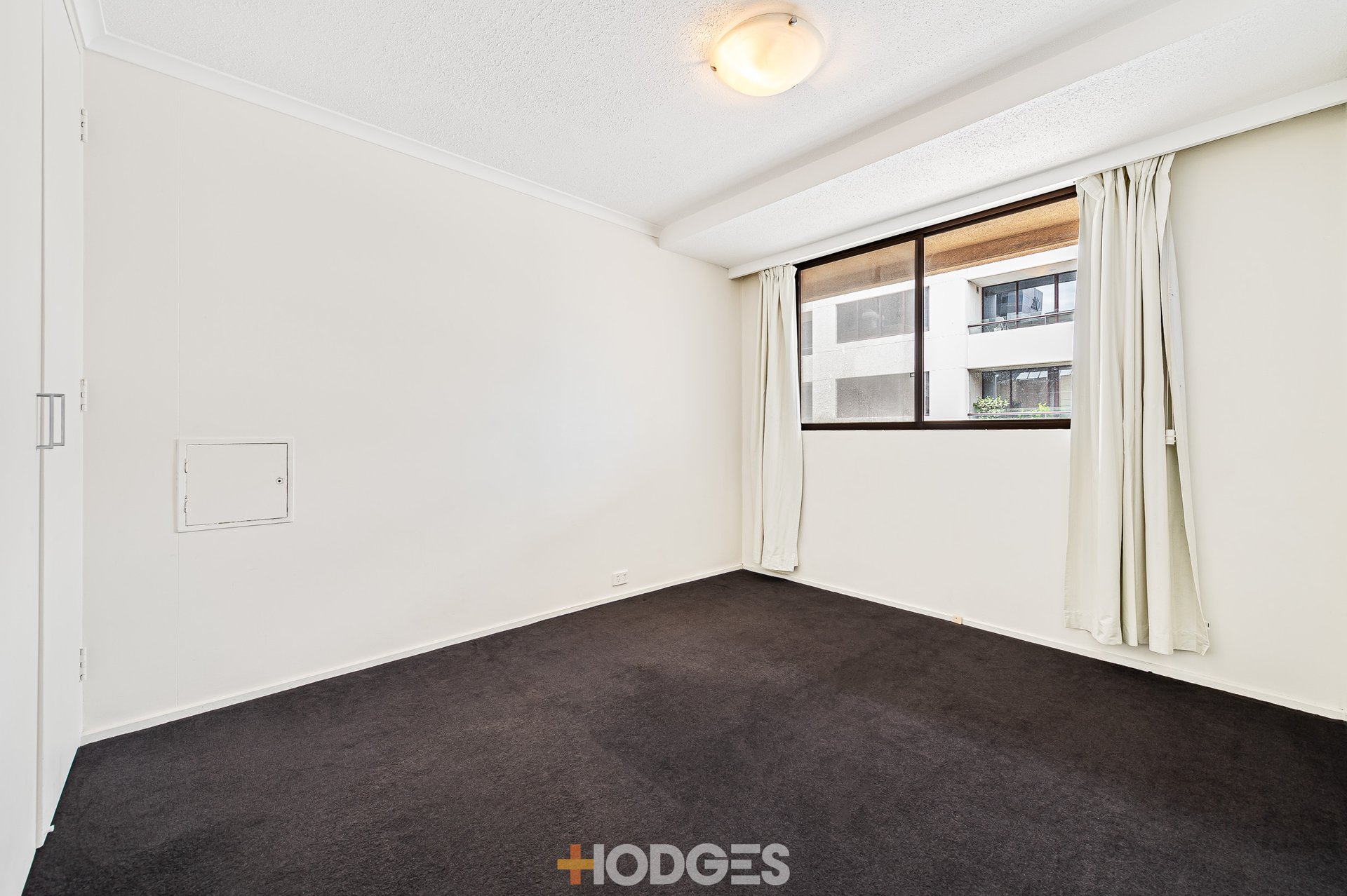 32 / 27 Queens Road Melbourne