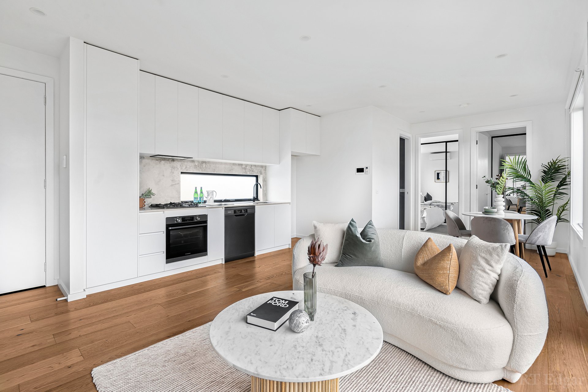Property Gallery Thumbnail 3