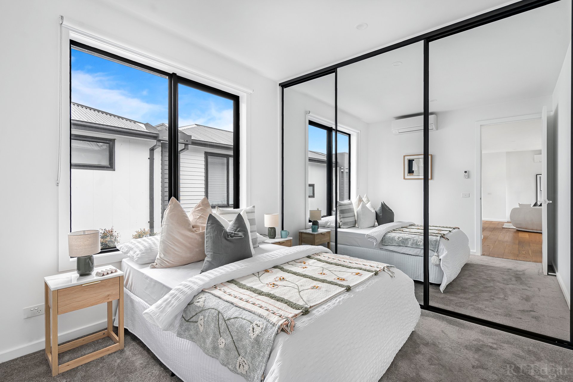 Property Gallery Thumbnail 6