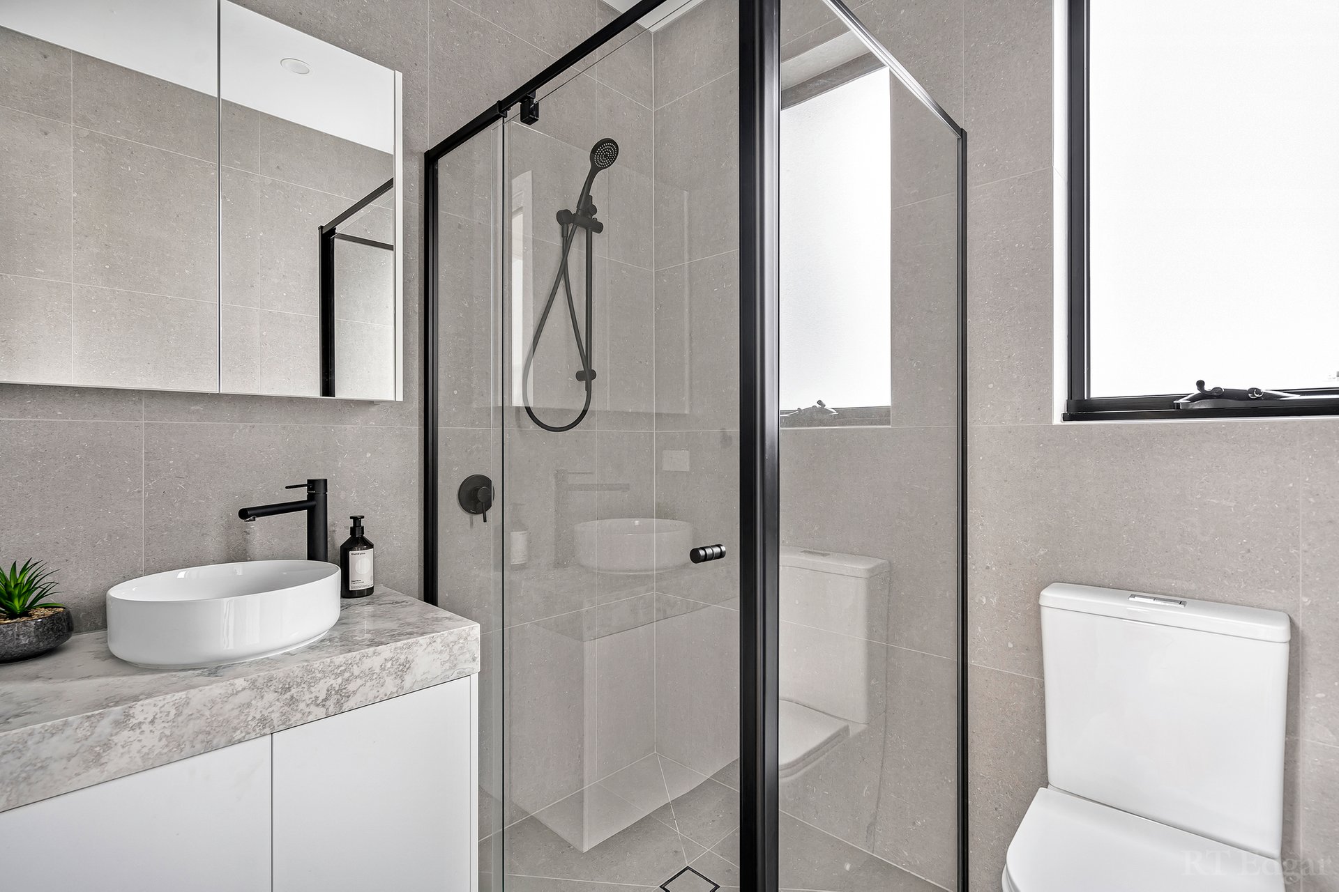 Property Gallery Thumbnail 8
