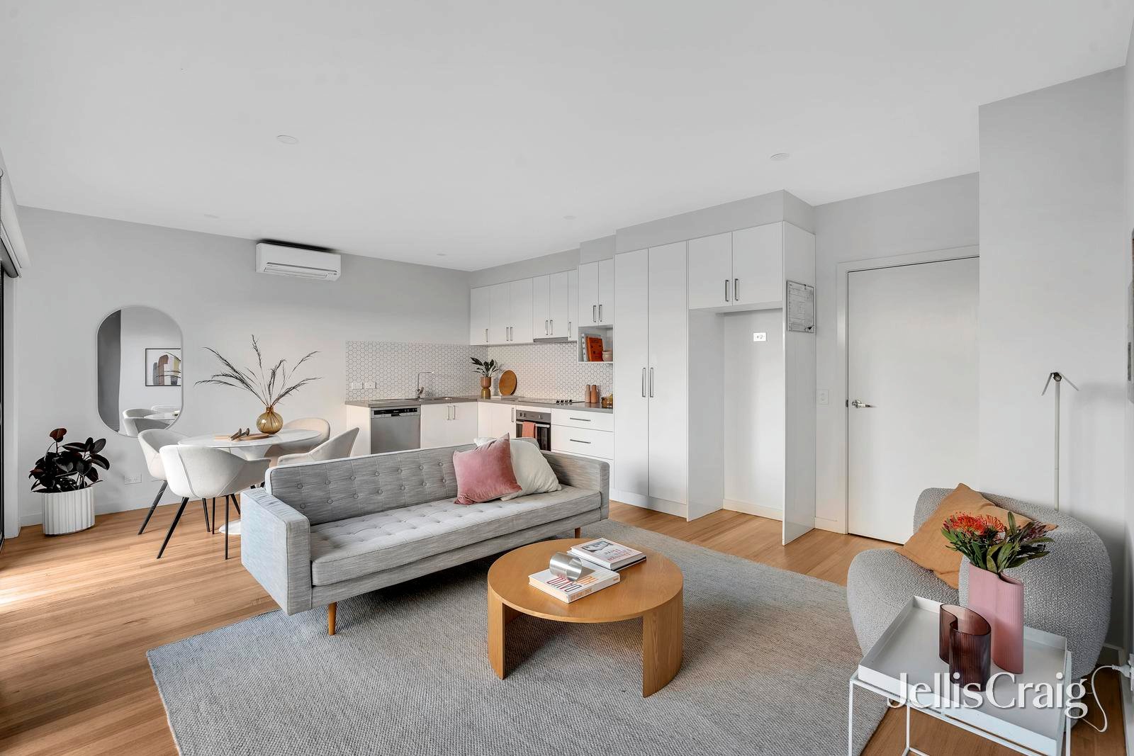 3/23 Irvine Crescent, Brunswick West image 1