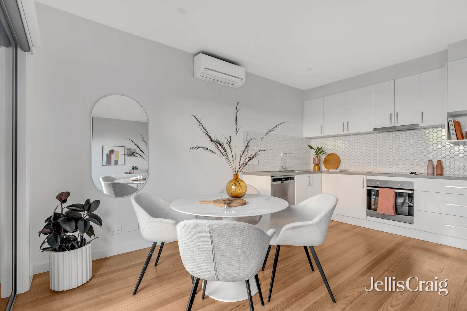 3/23 Irvine Crescent, Brunswick West image 3