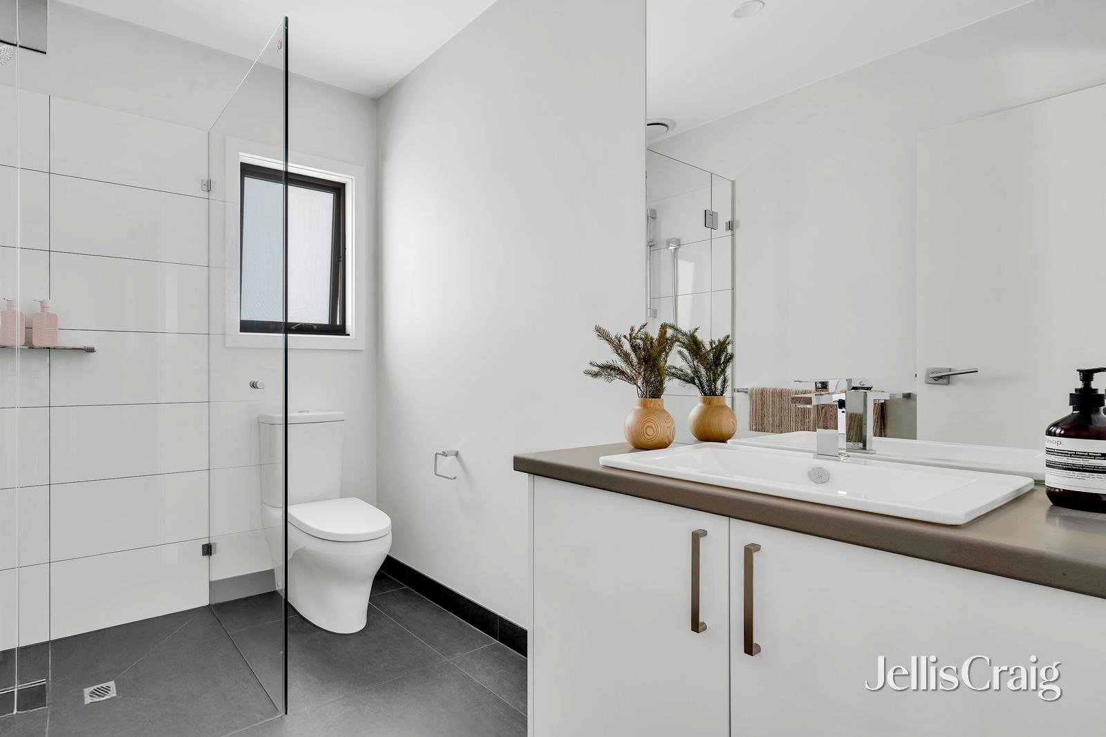 3/23 Irvine Crescent, Brunswick West image 8