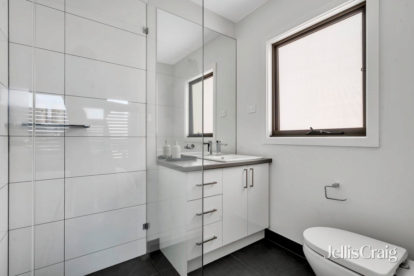 3/23 Irvine Crescent, Brunswick West image 11