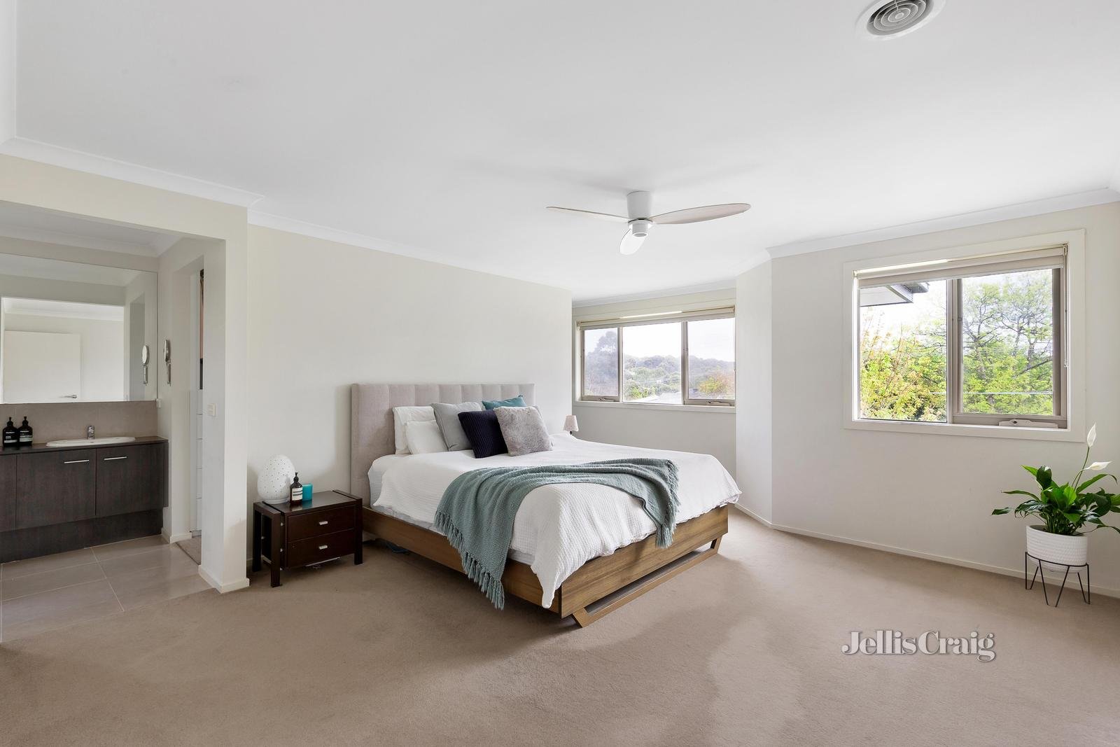 323 Yallambie Road, Yallambie image 12