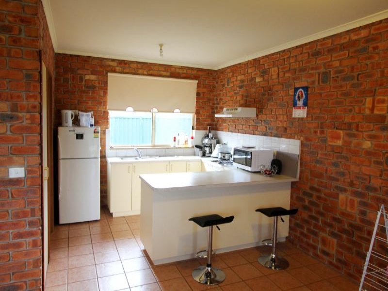 3/232 Humffray Street North, Brown Hill image 2
