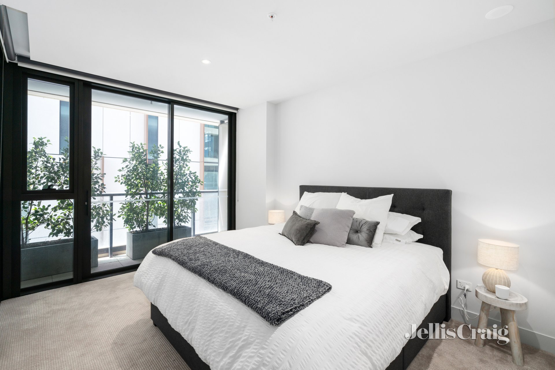 323/280 Albert Street, East Melbourne image 3